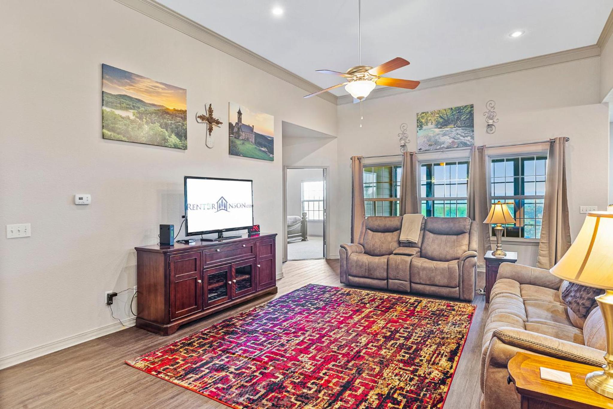 Newly Renovated, Free SDC tickets, Gated Community, Hot Tub, Air Hockey, Foosball, Board Games! view 5