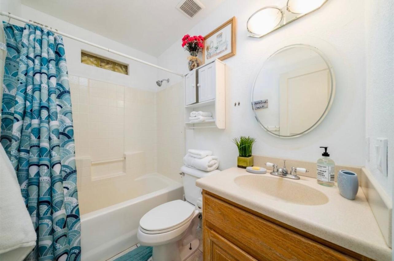 Cozy and Spacious Entire 5-Bedroom, 4-Fullbath Home Sleeps 14 view 5