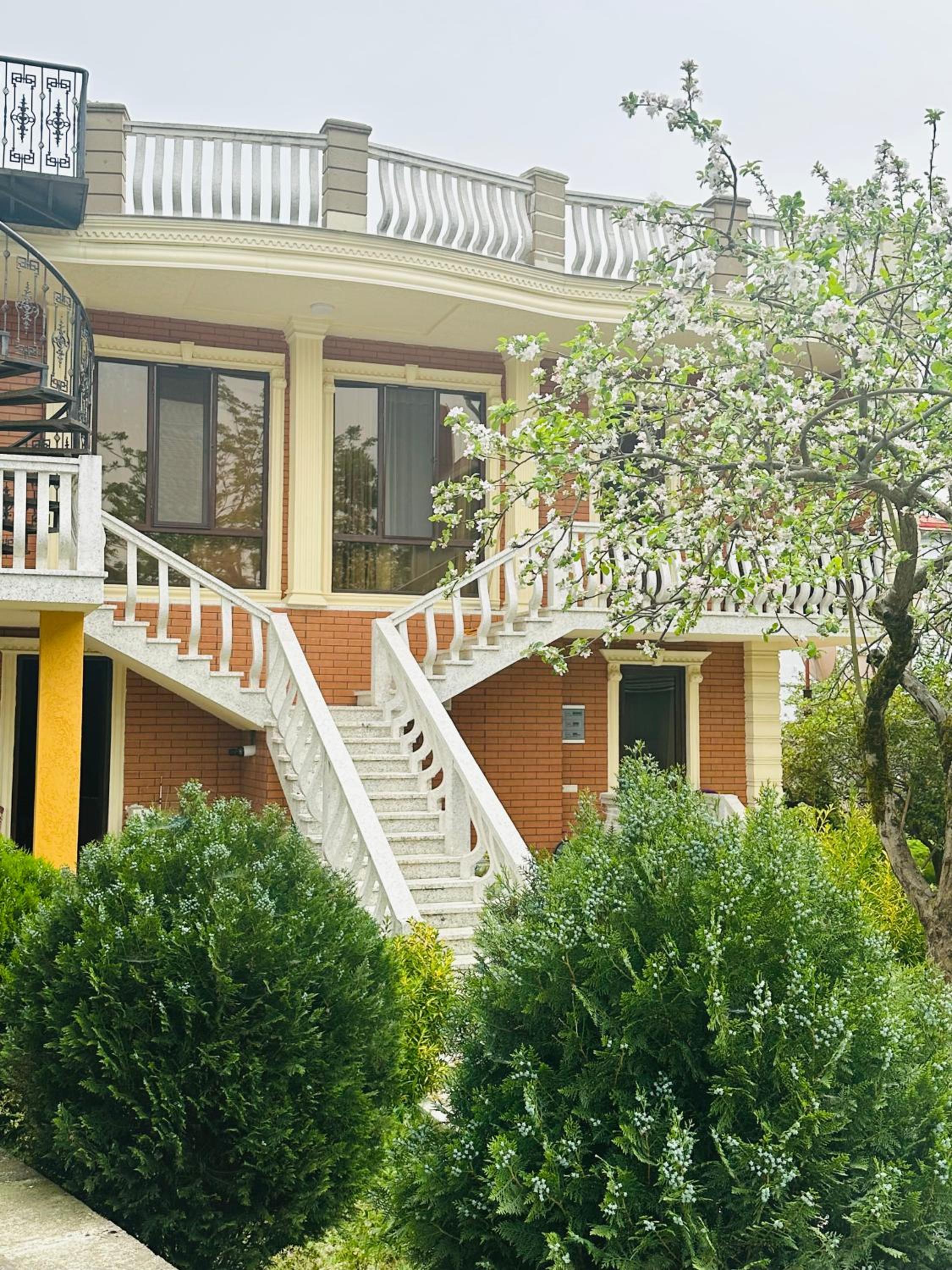 ORANGE INN