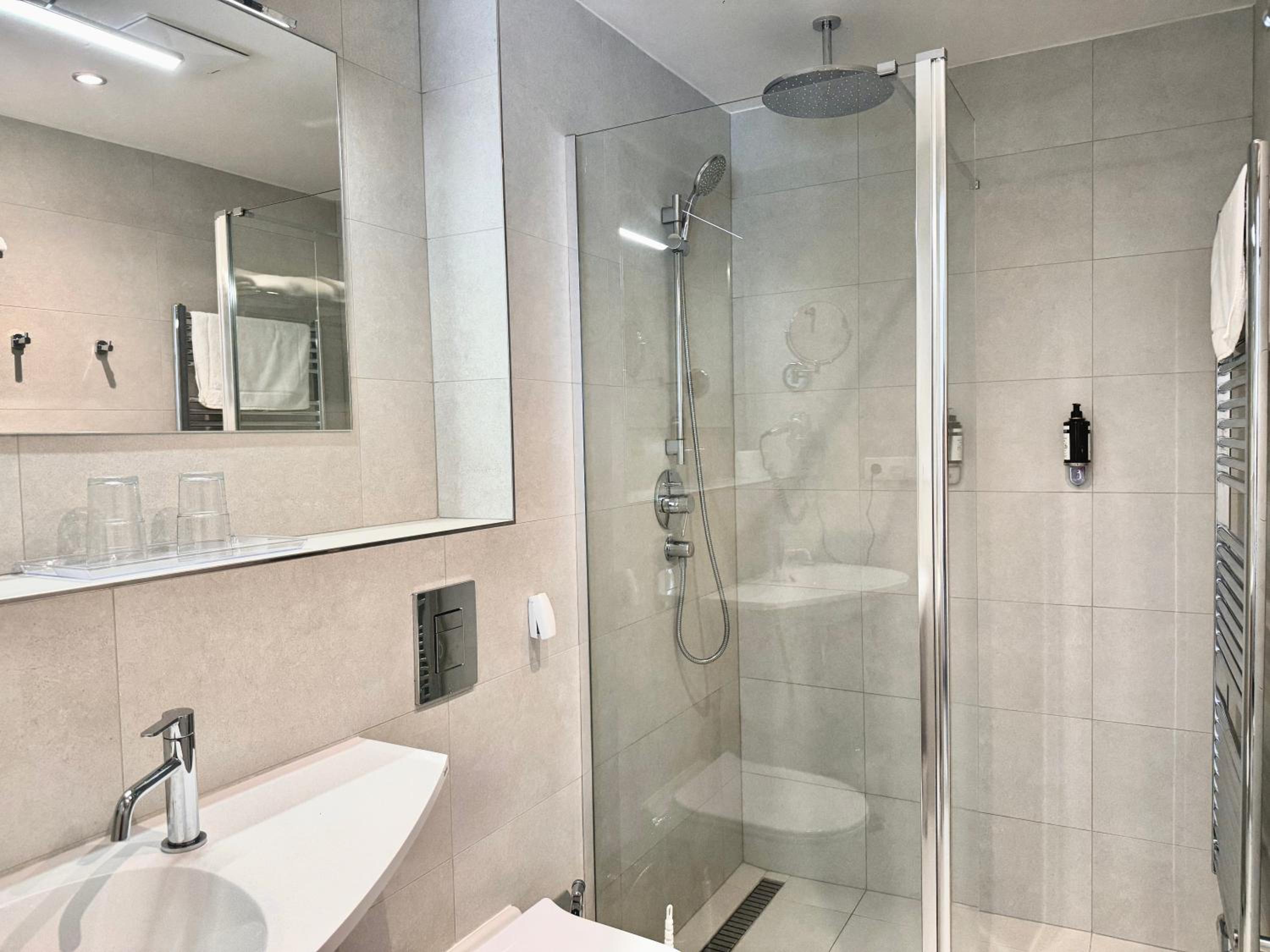 Photo 43