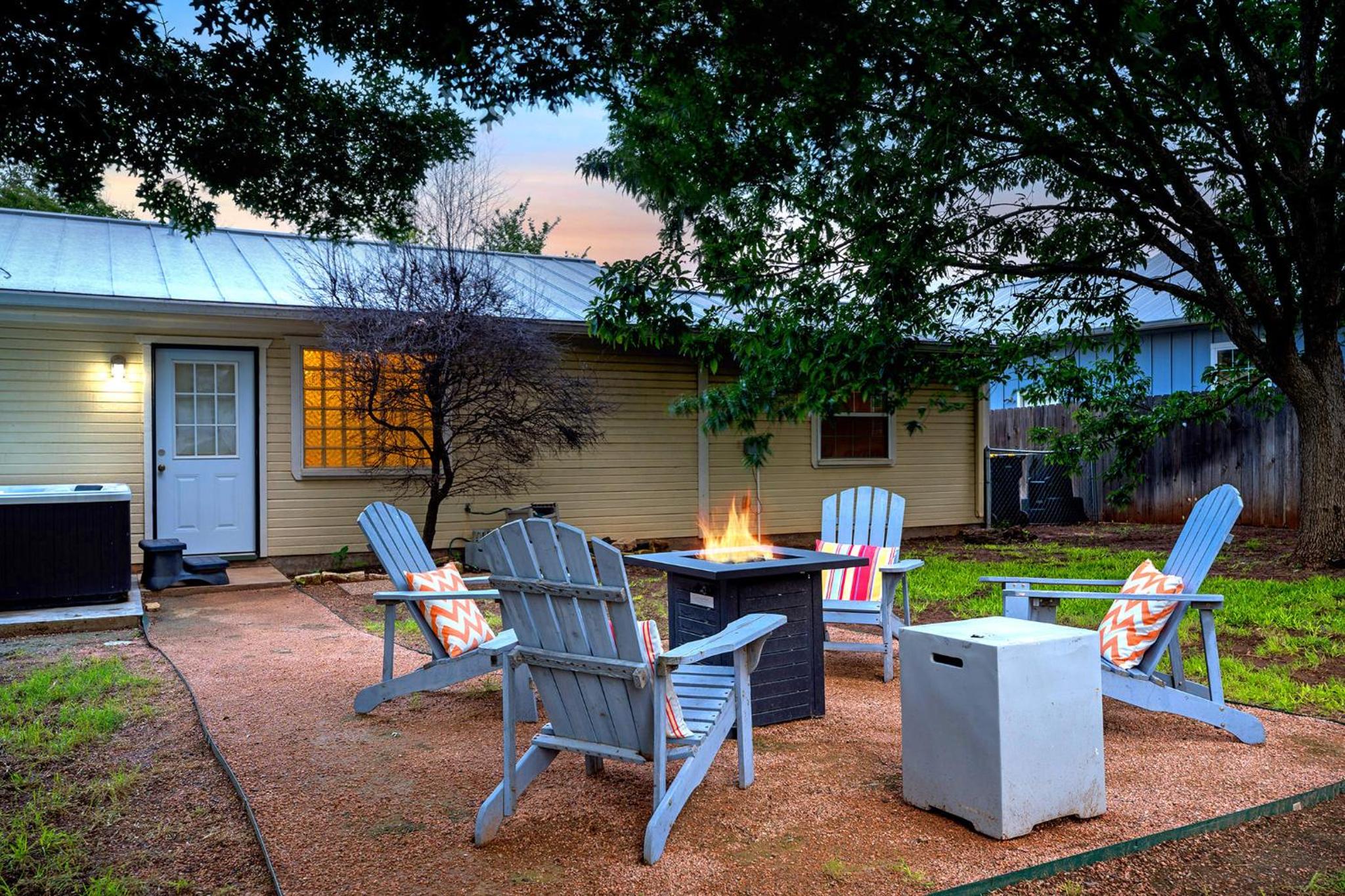 Orange Blossom Hideaway - Hot Tub & Fire Pit view 3