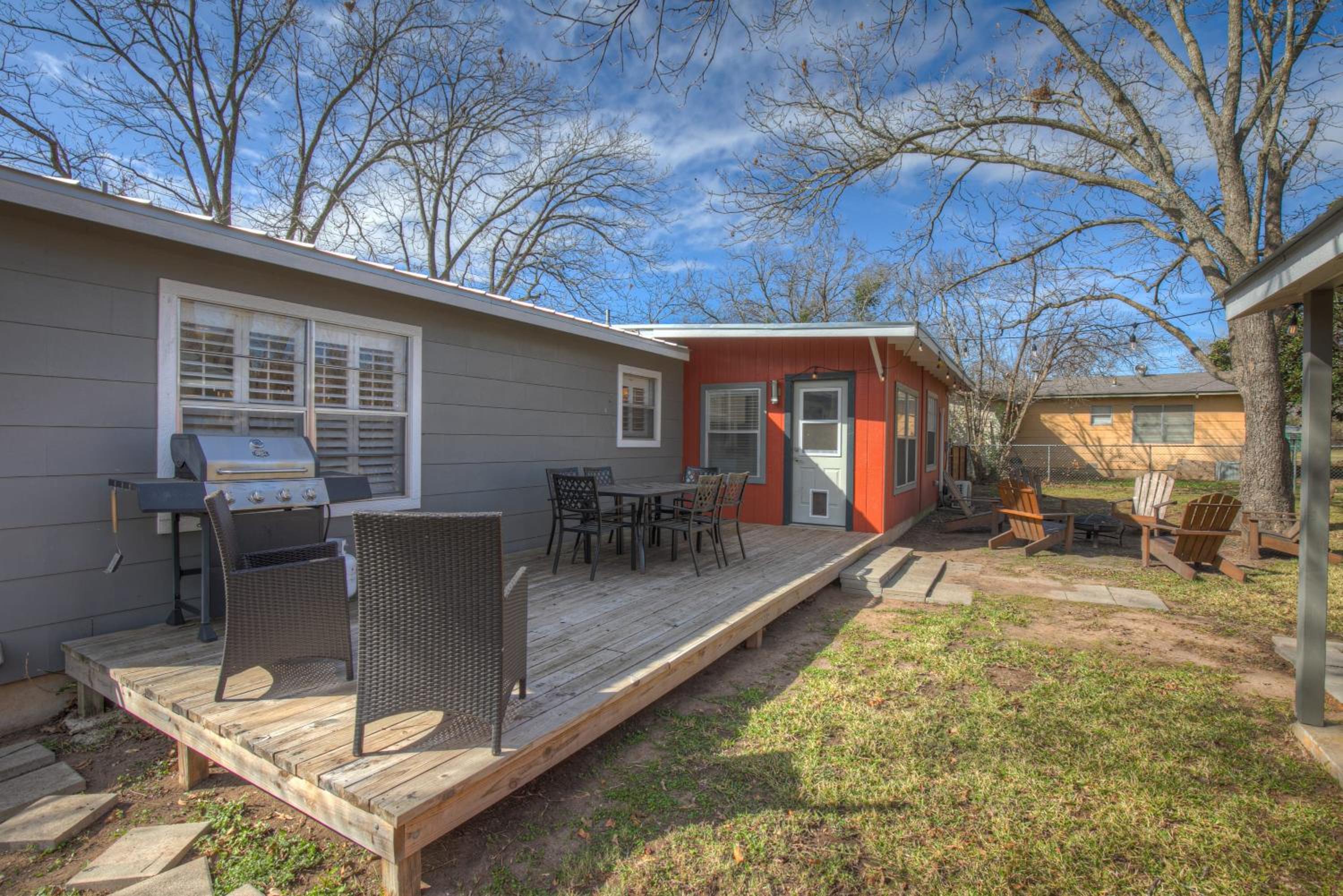 Mulberry Haus - Fire Pit & Close to Main St view 5