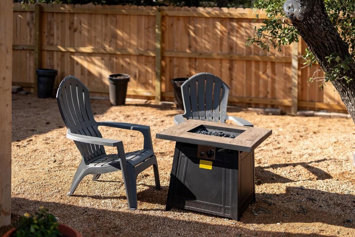 Peacock Ranch - Hot Tub Fire Pit Game Room & Bar