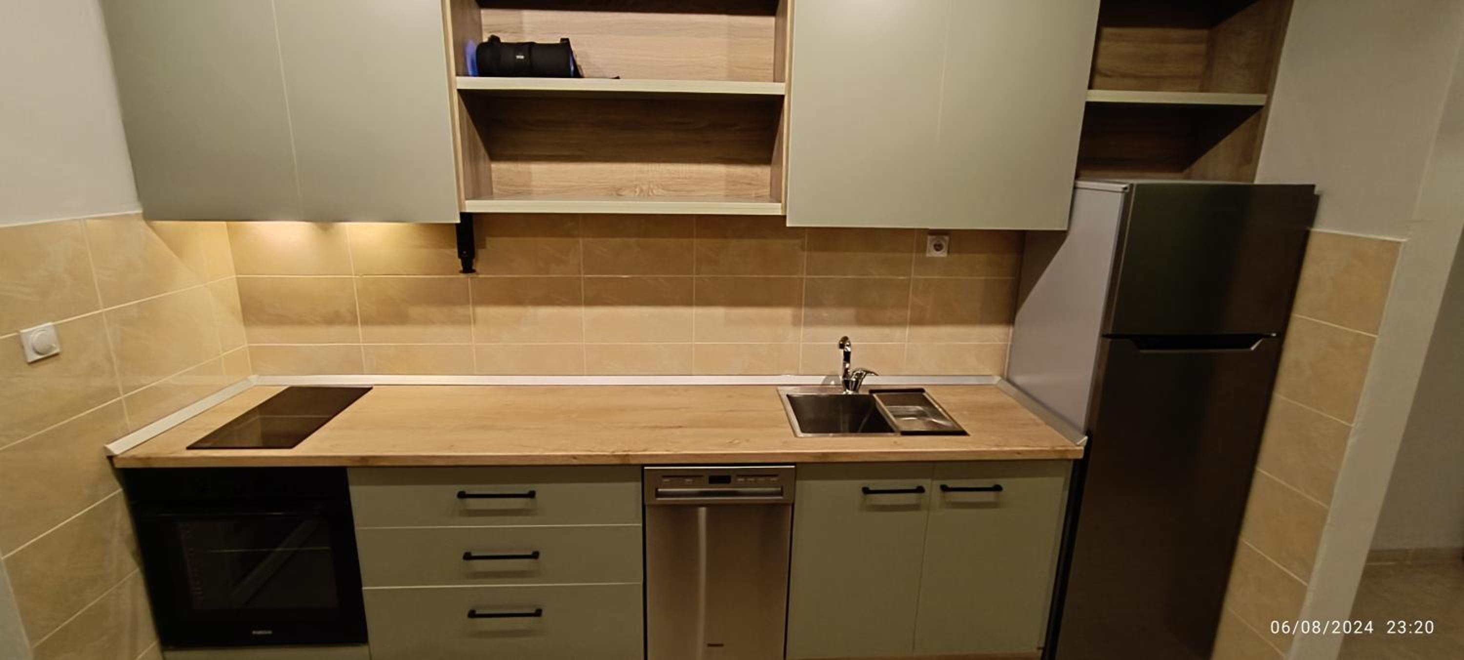 Spacious, Modern Apartment with a Great View view 5