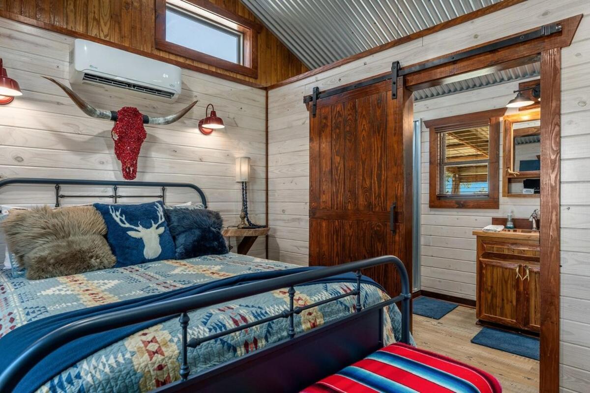 Rockin' R - Morning Star Cabin view 3