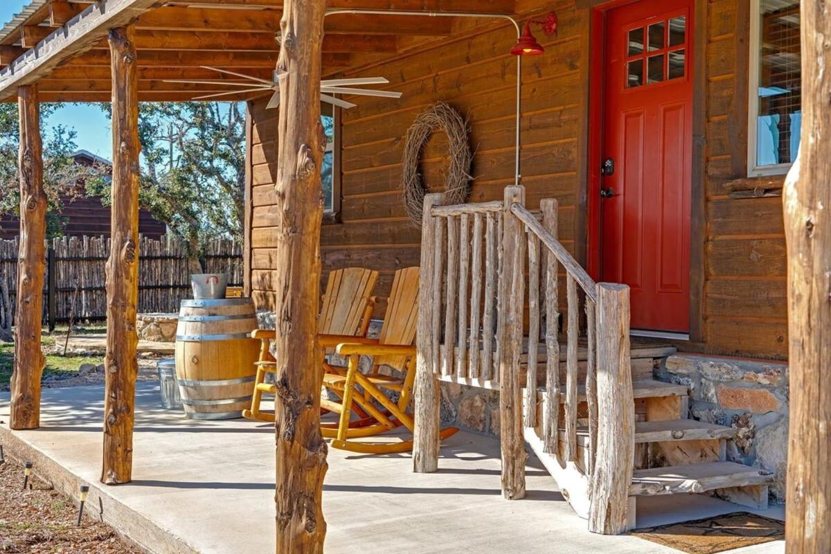 Rockin' R - Rustic Star Cabin view 3