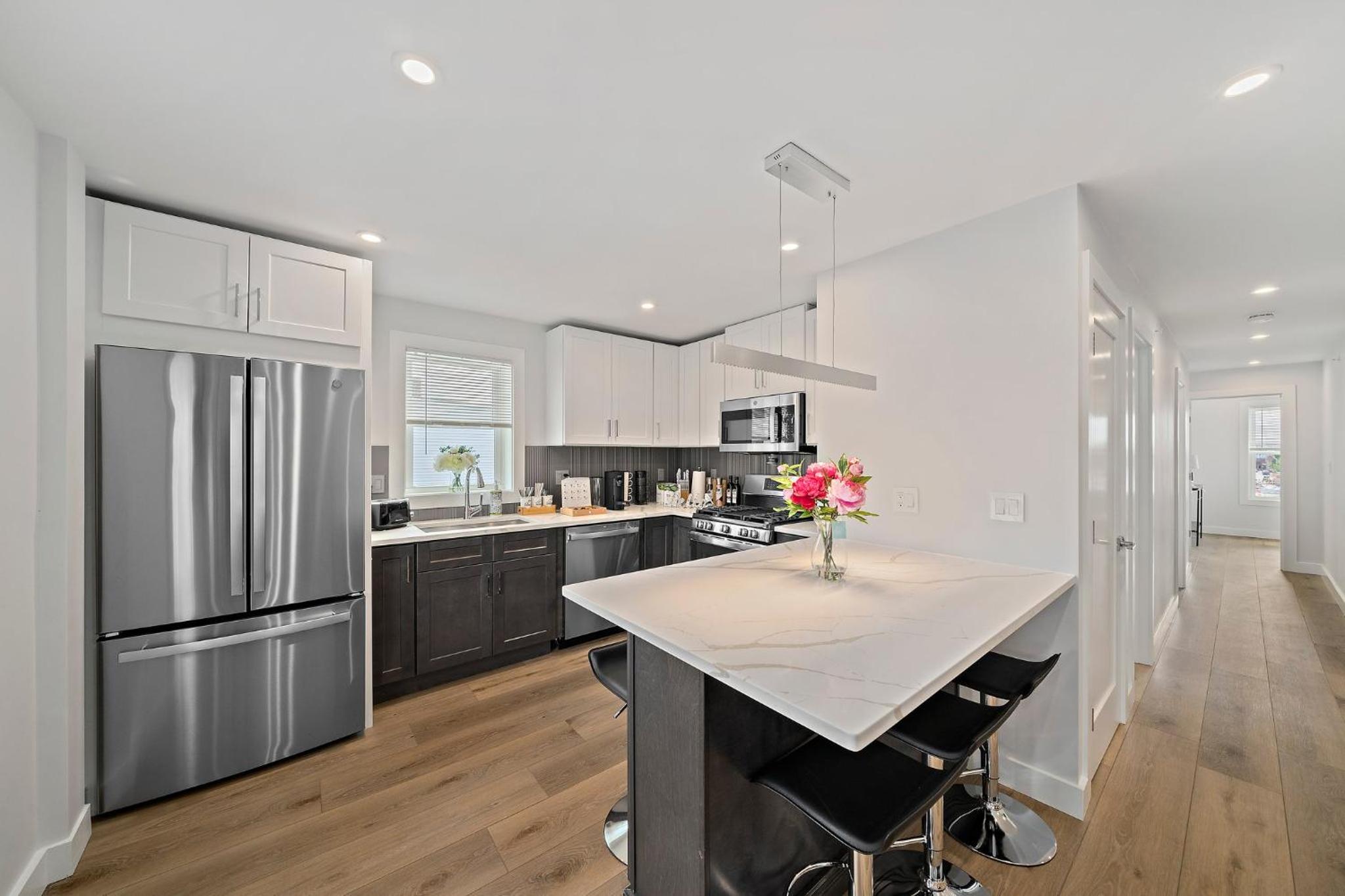 Boston Vacations - Rehabbed 3BR2Bth, parking, Cambridge,Boston - Property Image 1