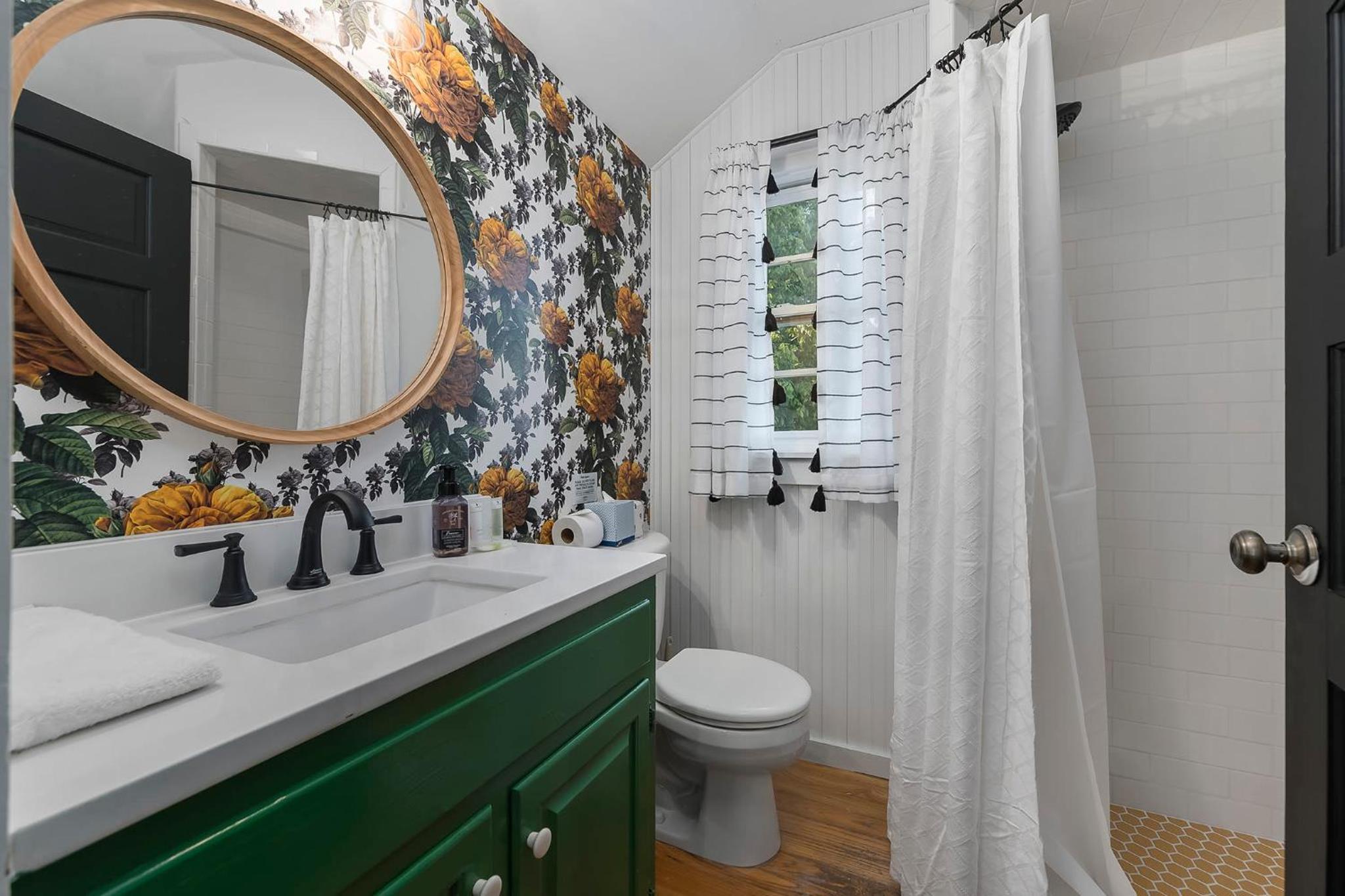 Stonewall Bungalow 4 - Sleeps 3 view 4