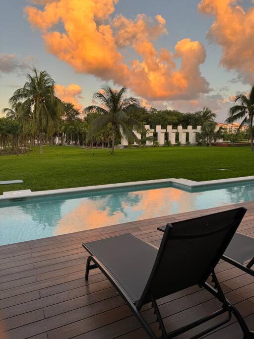 Private Pool & jacuzzi, by the ocean, 2 bdr apt
