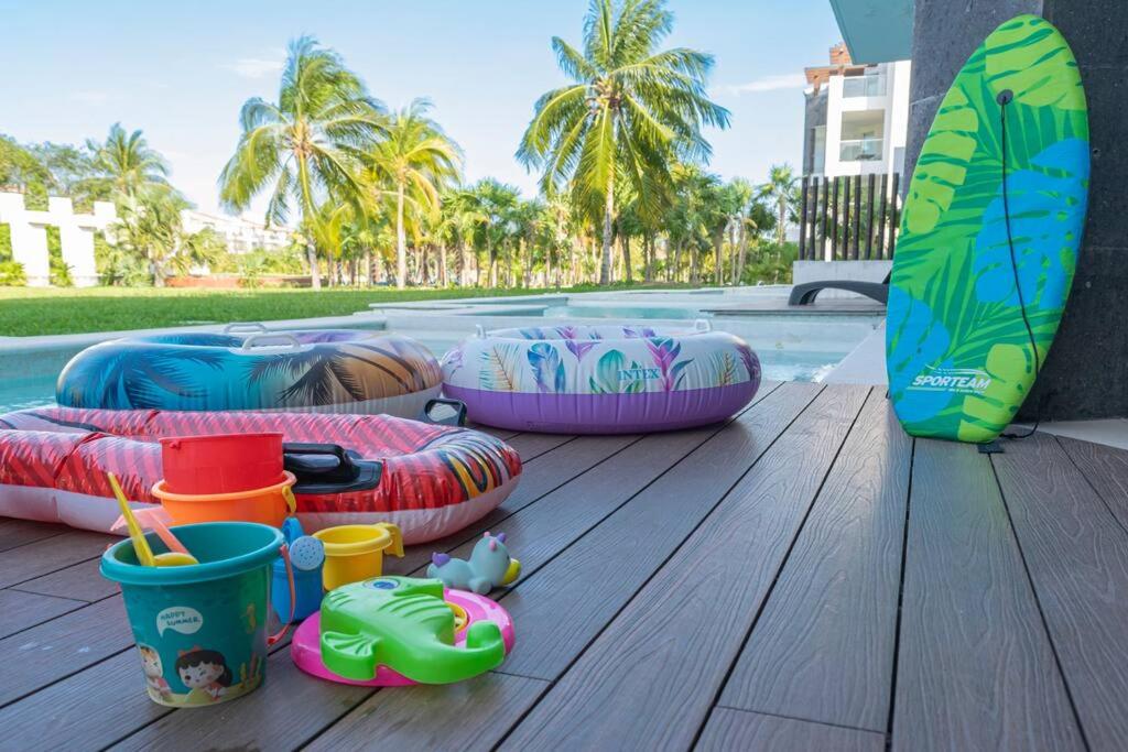 Private Pool & jacuzzi, by the ocean, 2 bdr apt