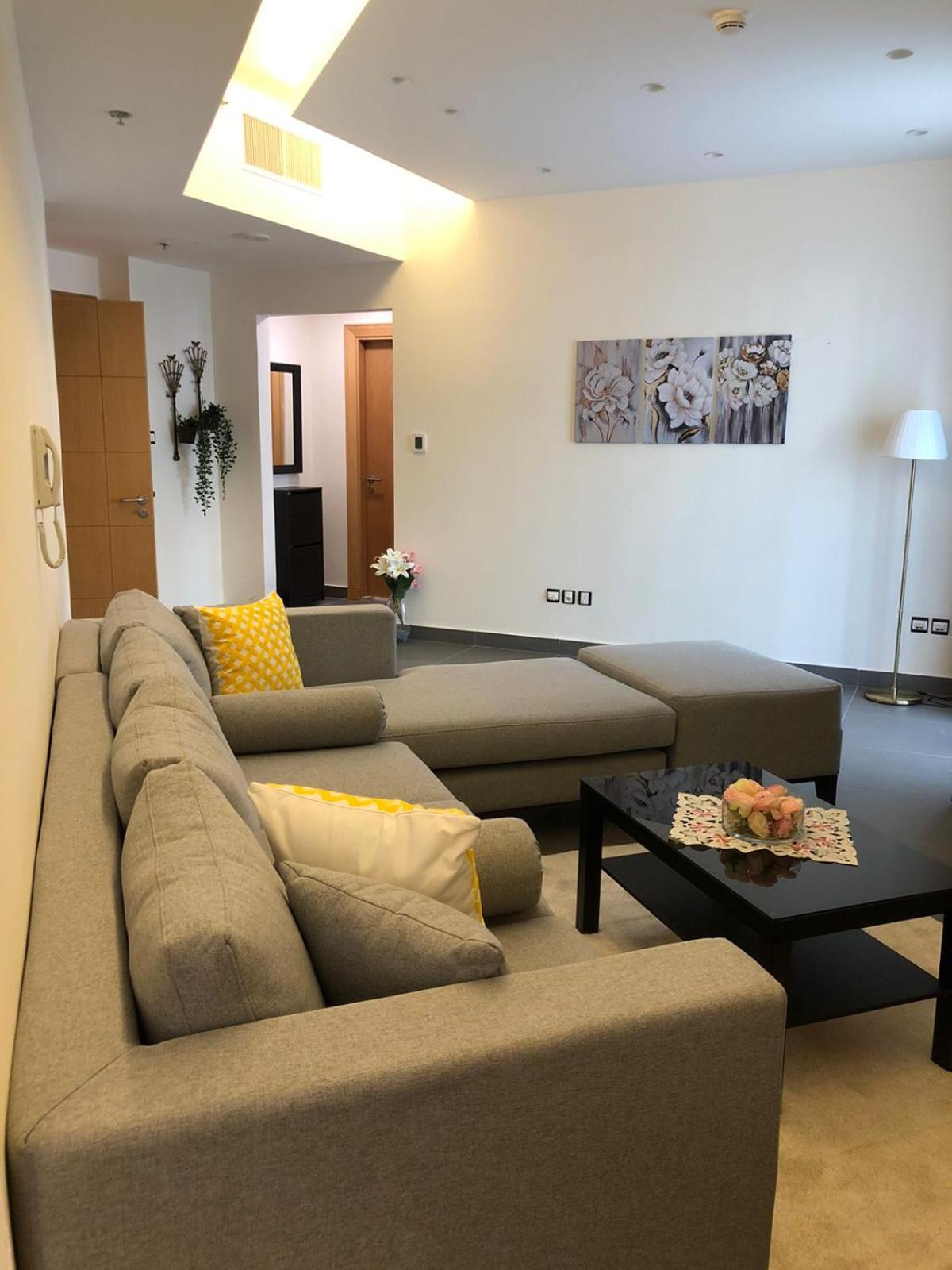 Luxury 1 BR Apt DAMAC Abdali view 4