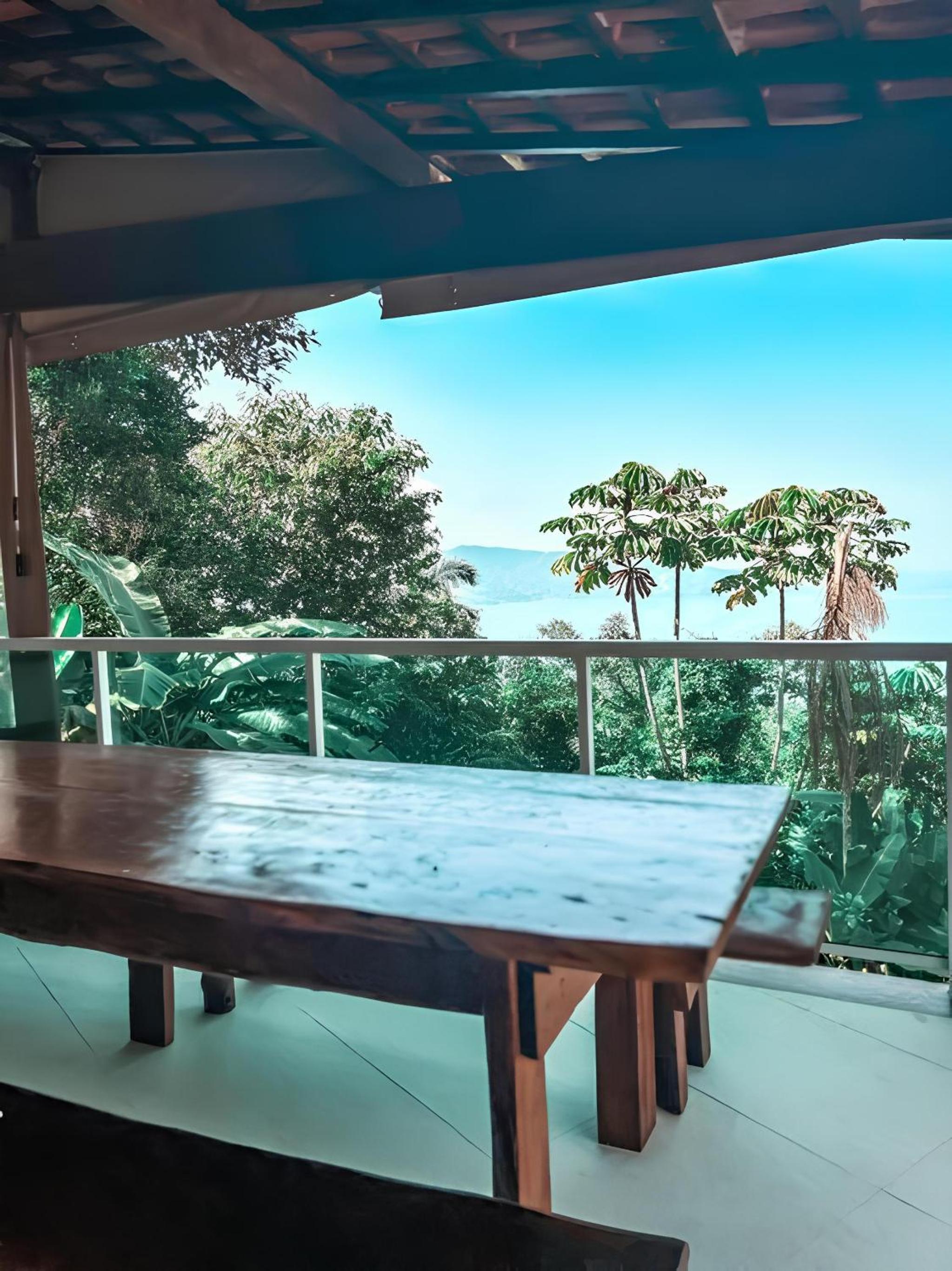 A vista mais linda de Ubatuba - Acomoda 20 pessoas