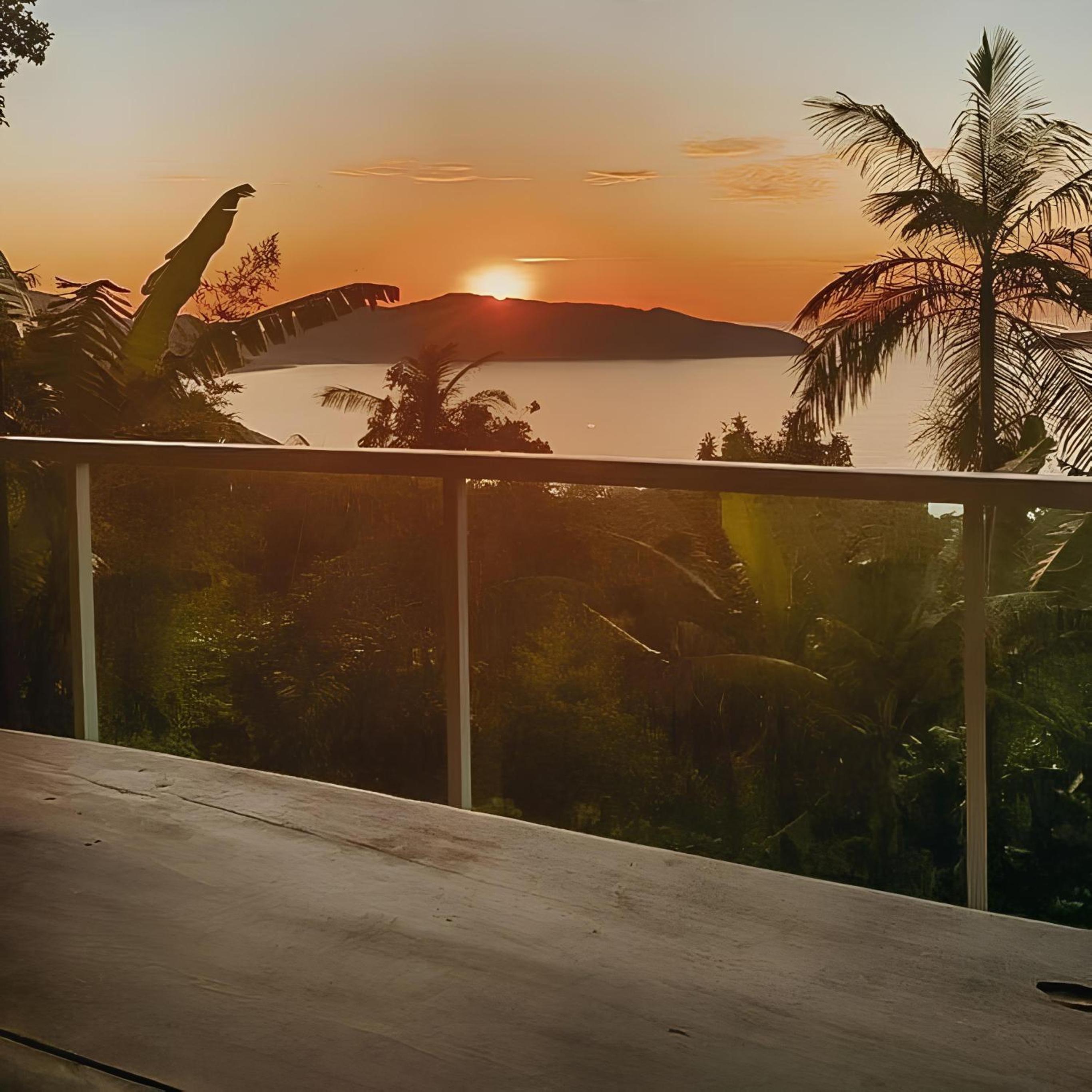 A vista mais linda de Ubatuba - Acomoda 20 pessoas
