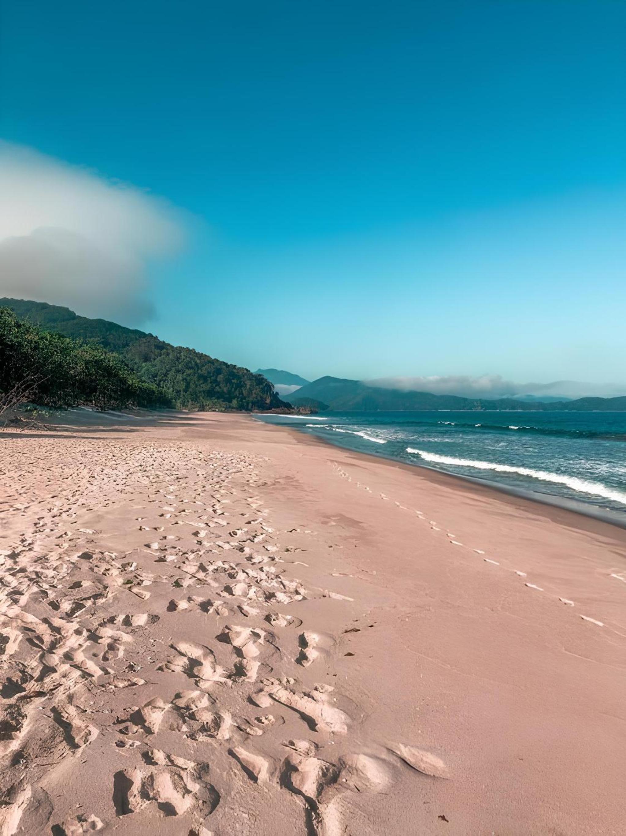 A vista mais linda de Ubatuba - Acomoda 20 pessoas