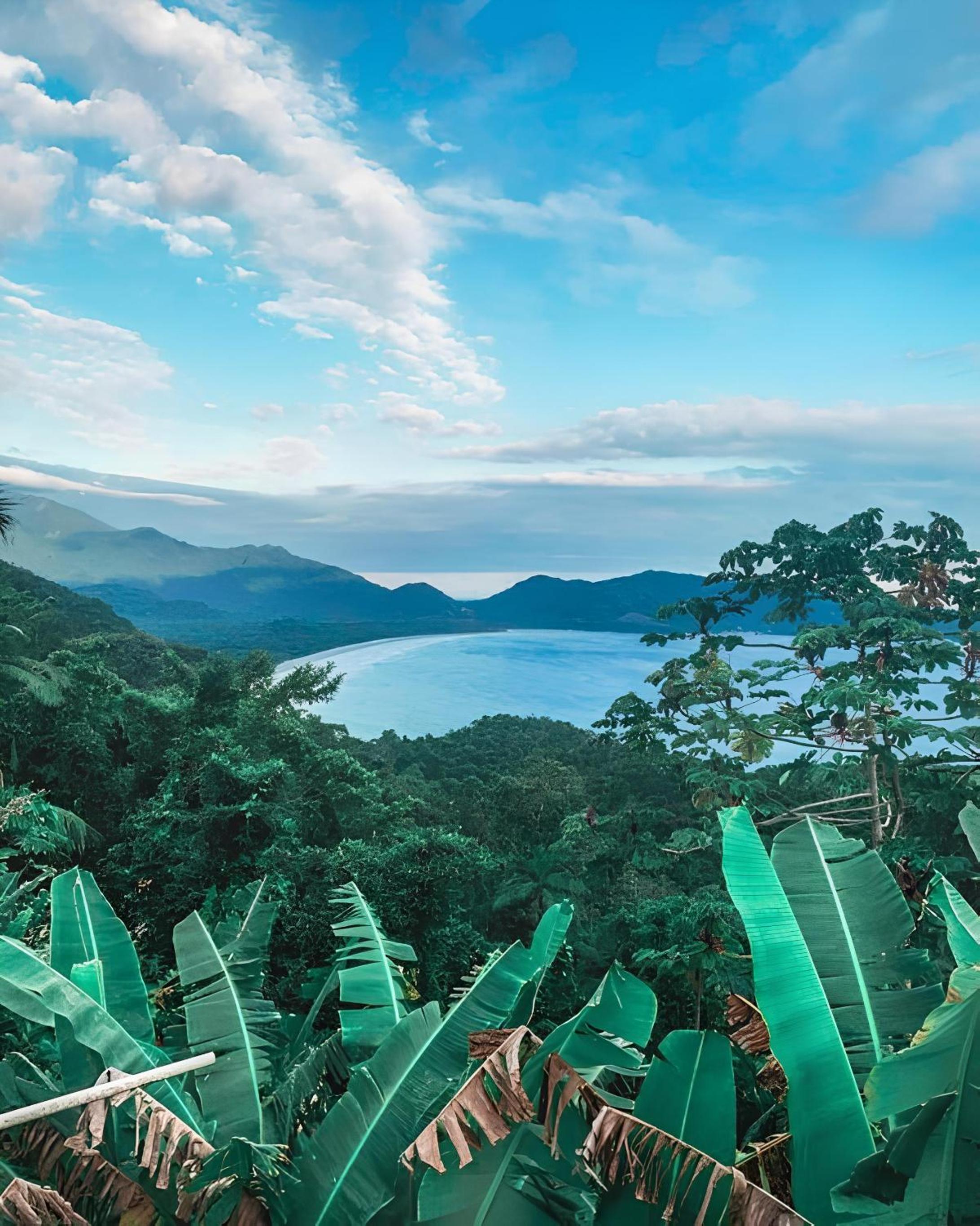 A vista mais linda de Ubatuba - Acomoda 20 pessoas