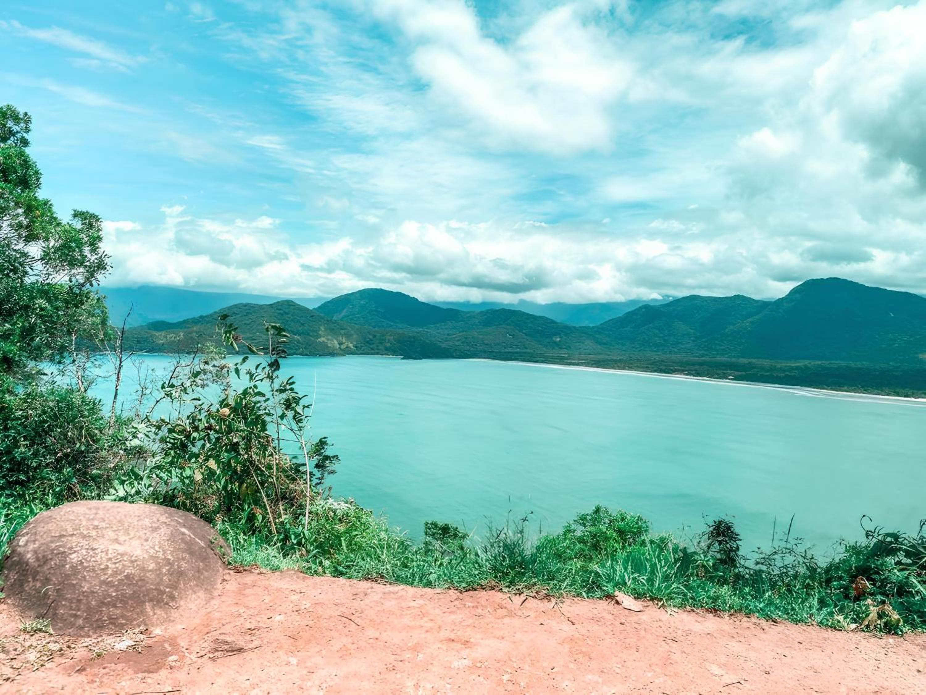 A vista mais linda de Ubatuba - Acomoda 20 pessoas