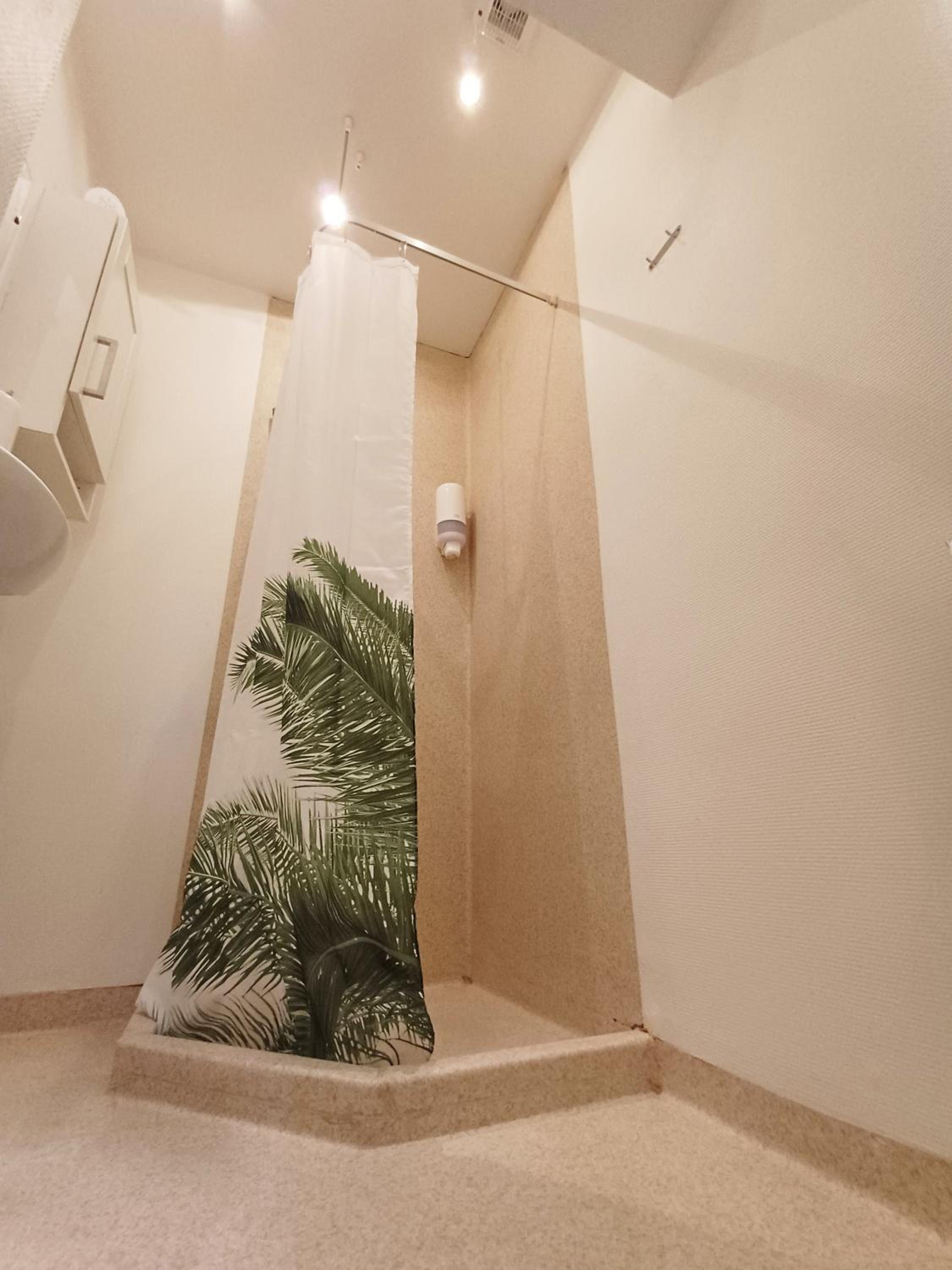 Apartment In The City With Free Parking