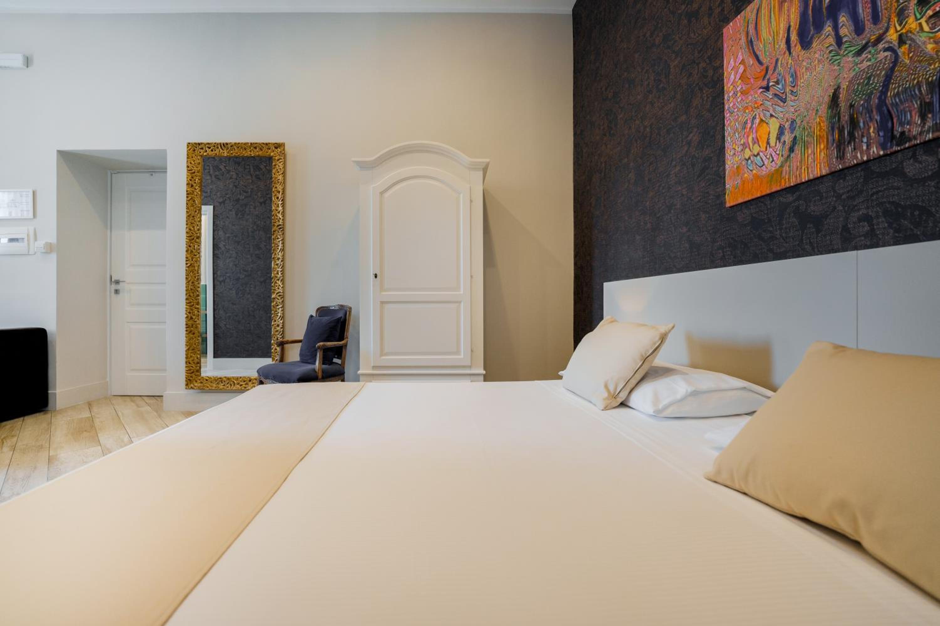 It's Room Naples