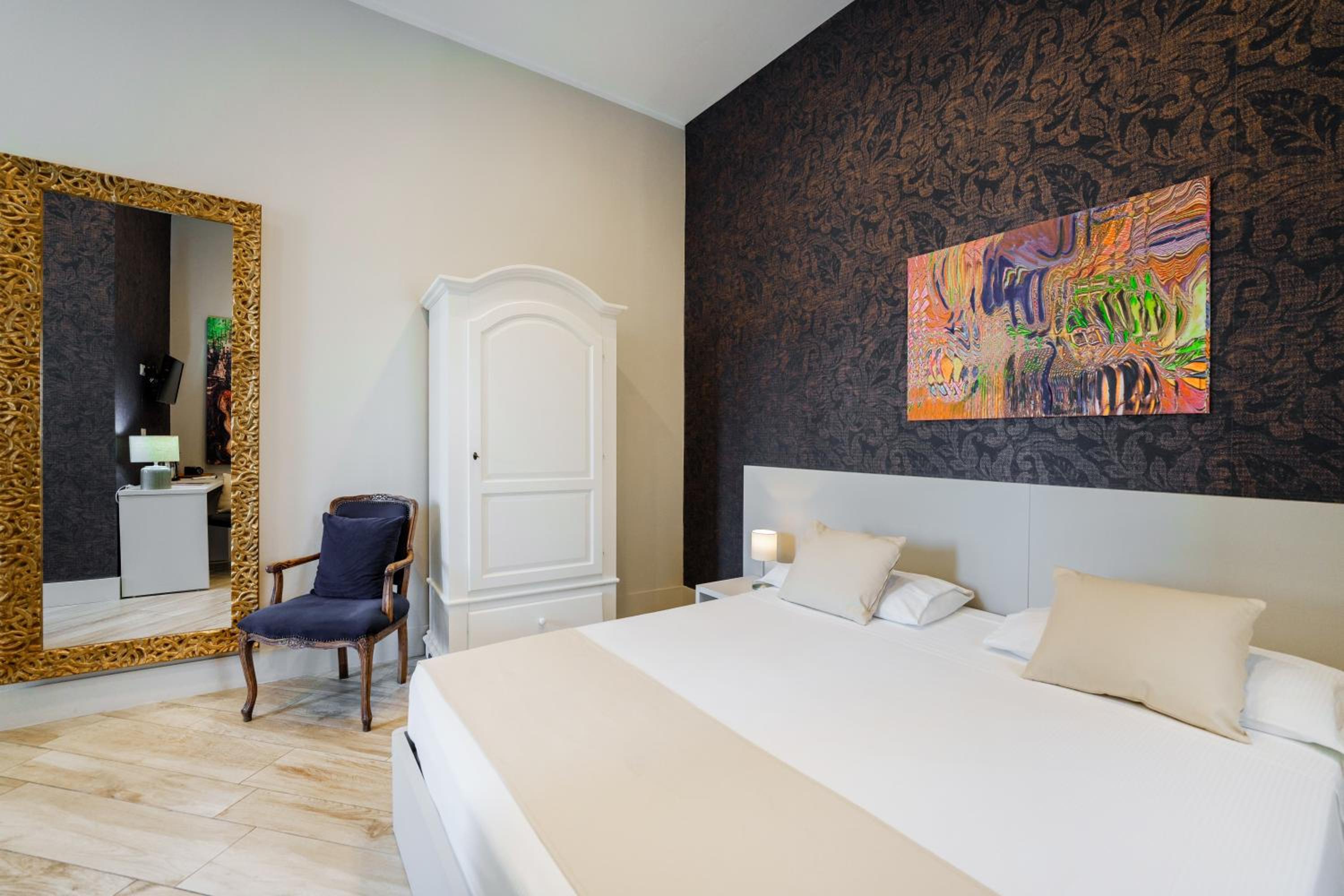 It's Room Naples