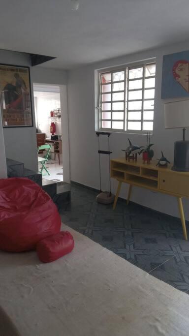 Casa perto da Dutra, com jardim
