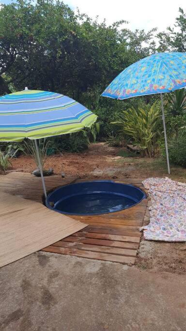 Casa perto da Dutra, com jardim
