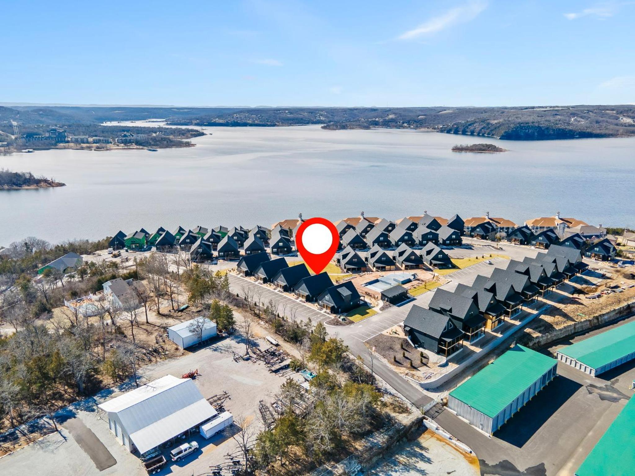Cozy 2 Br Chalet at Rocky Shores- Private Hot Tub!