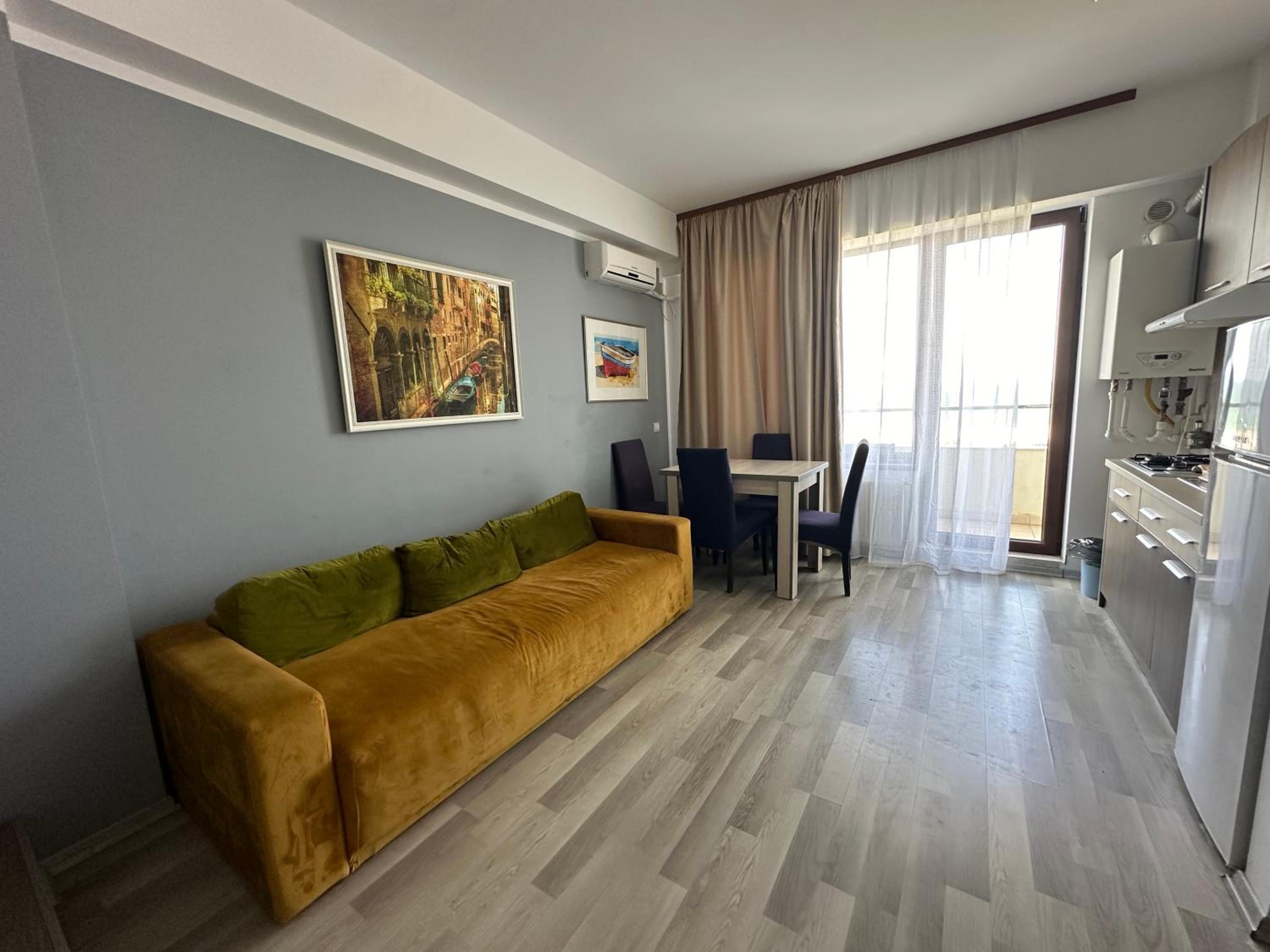Stefi Mamaia Summerland view 3