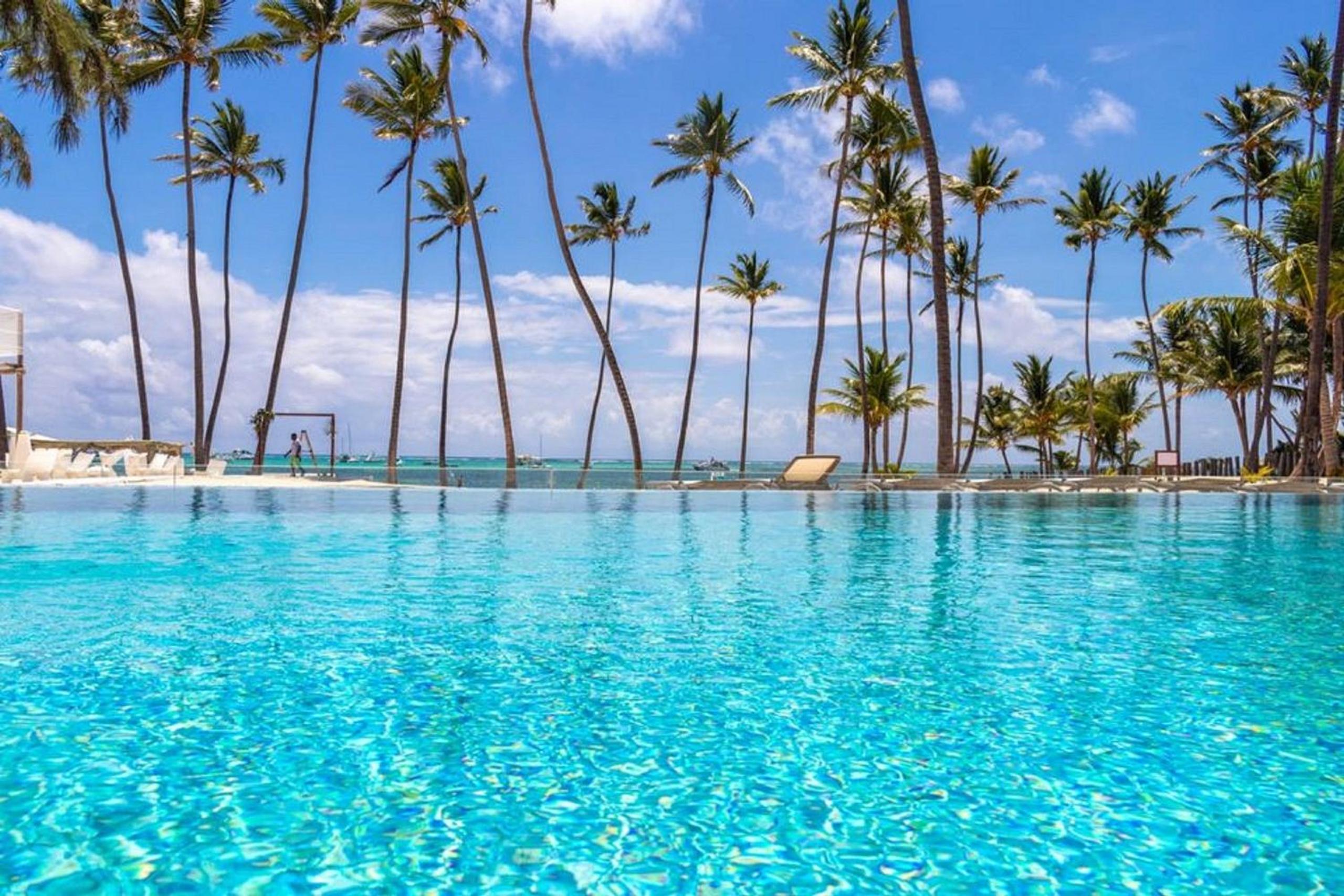 Elegant Seaside Retreat | Playa Coral