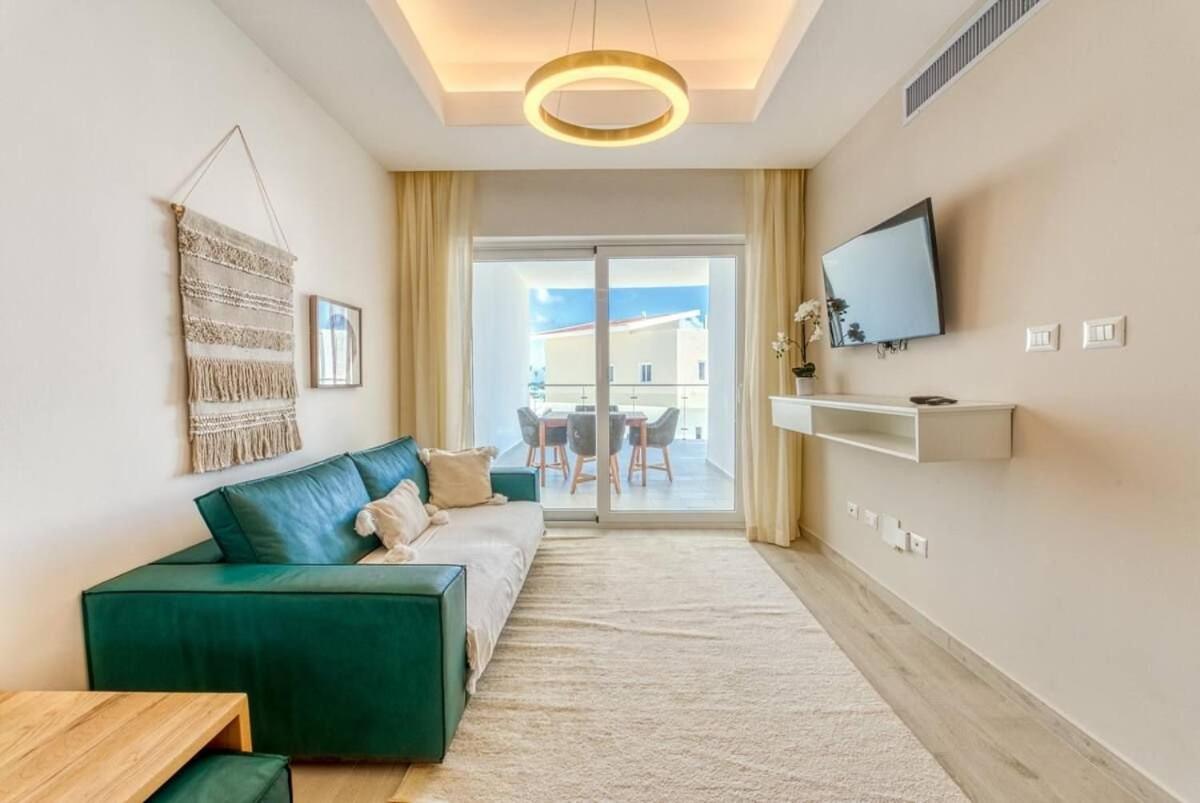 Elegant Seaside Retreat | Playa Coral