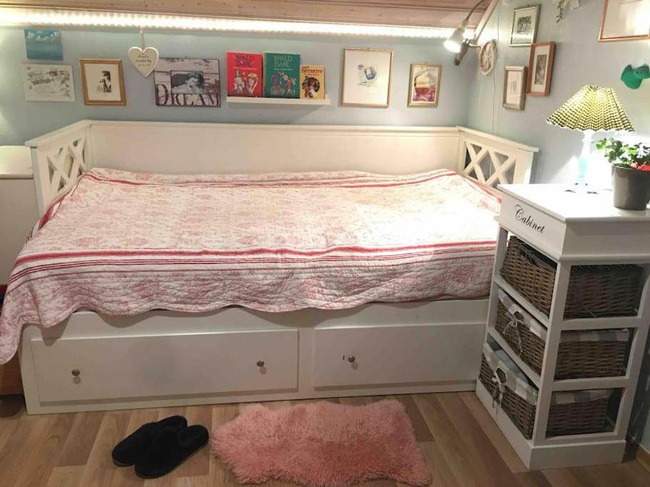 Familievennlig med hage og fjordutsikt