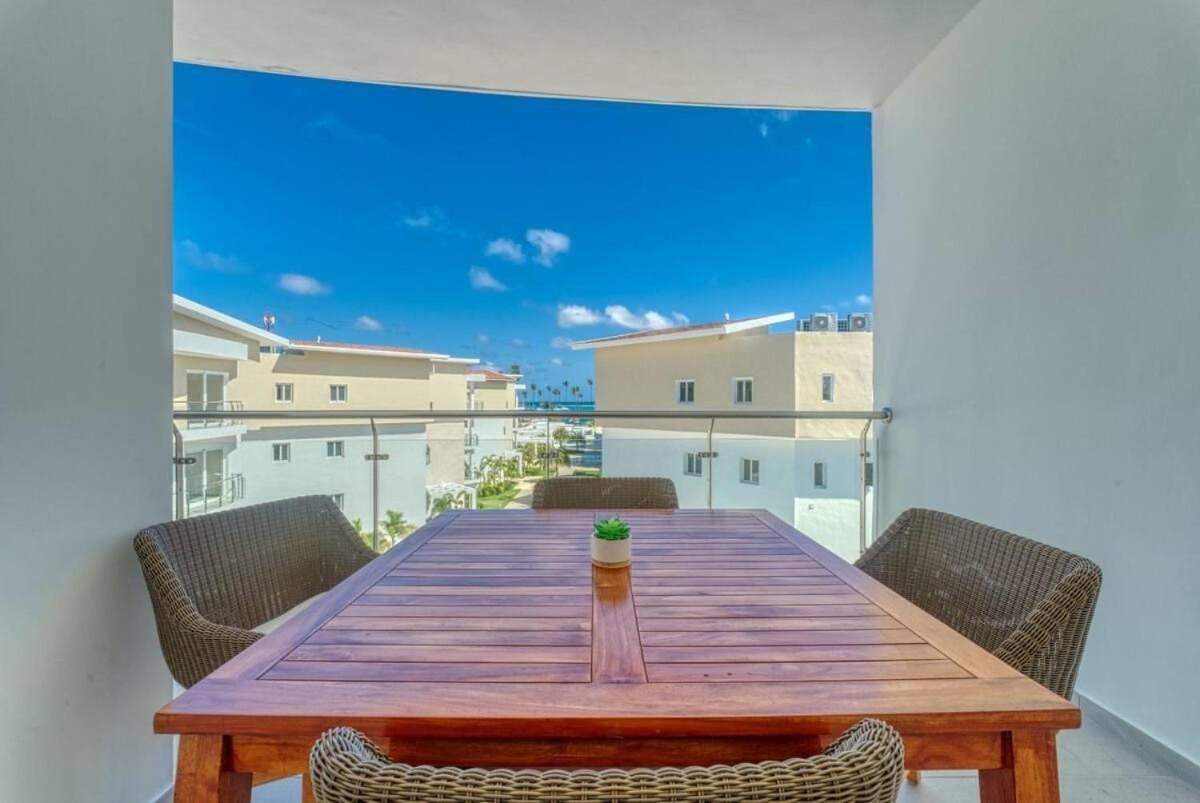 Elegant Seaside Retreat | Playa Coral
