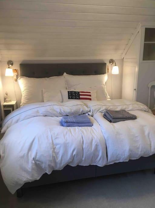 Familievennlig med hage og fjordutsikt