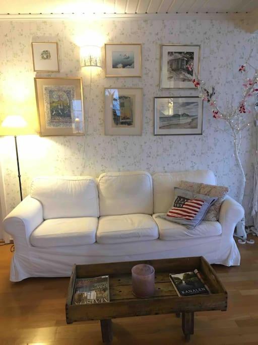 Familievennlig med hage og fjordutsikt
