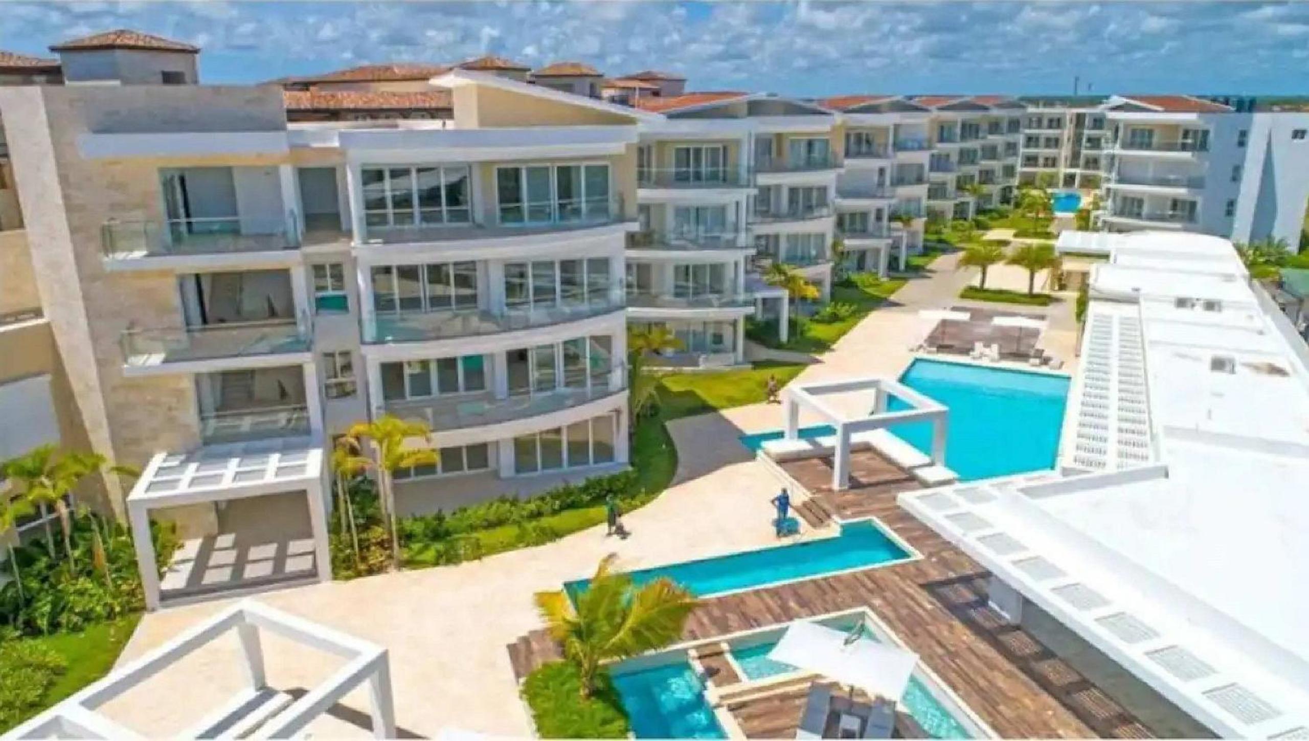 Elegant Seaside Retreat | Playa Coral