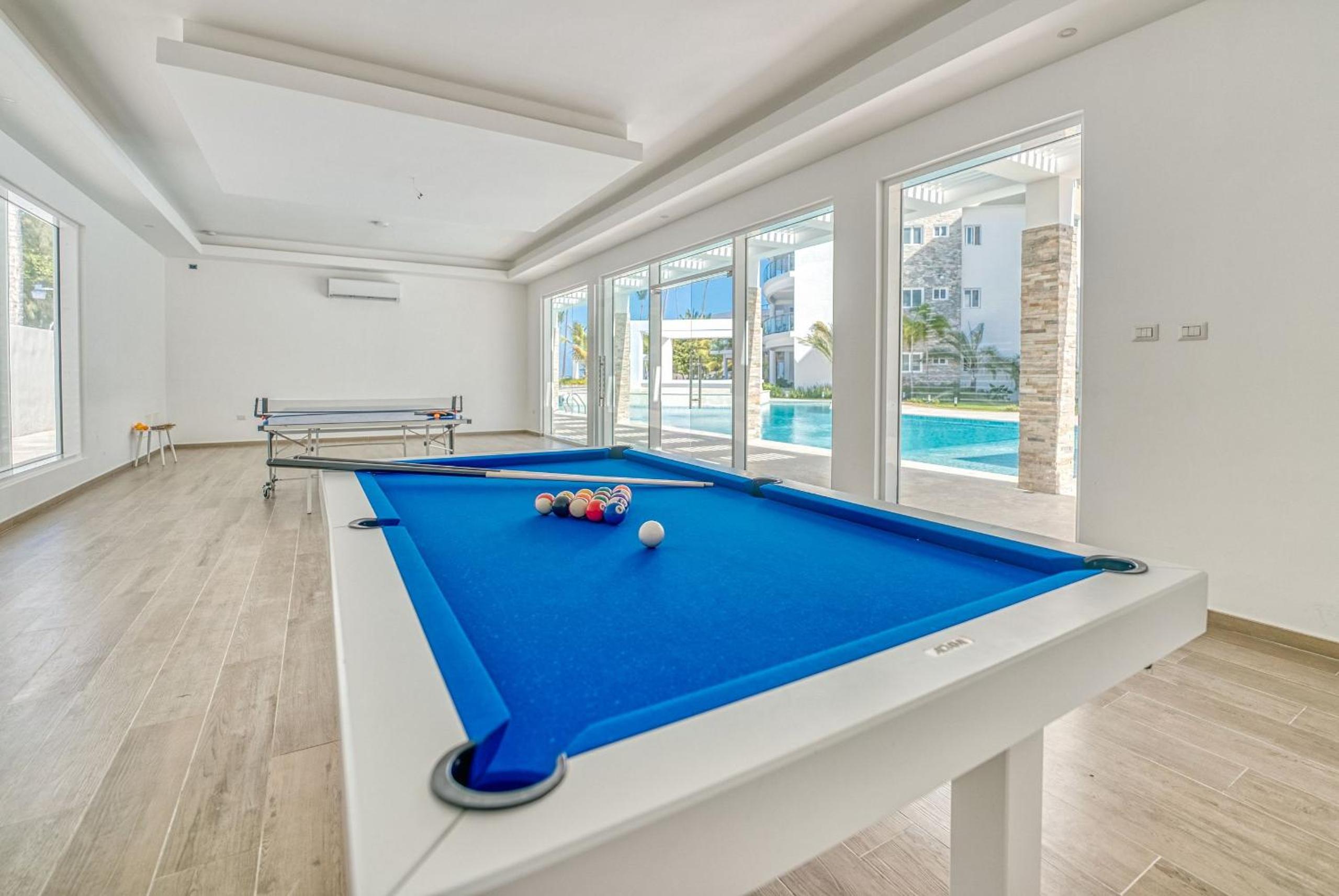 Elegant Seaside Retreat | Playa Coral