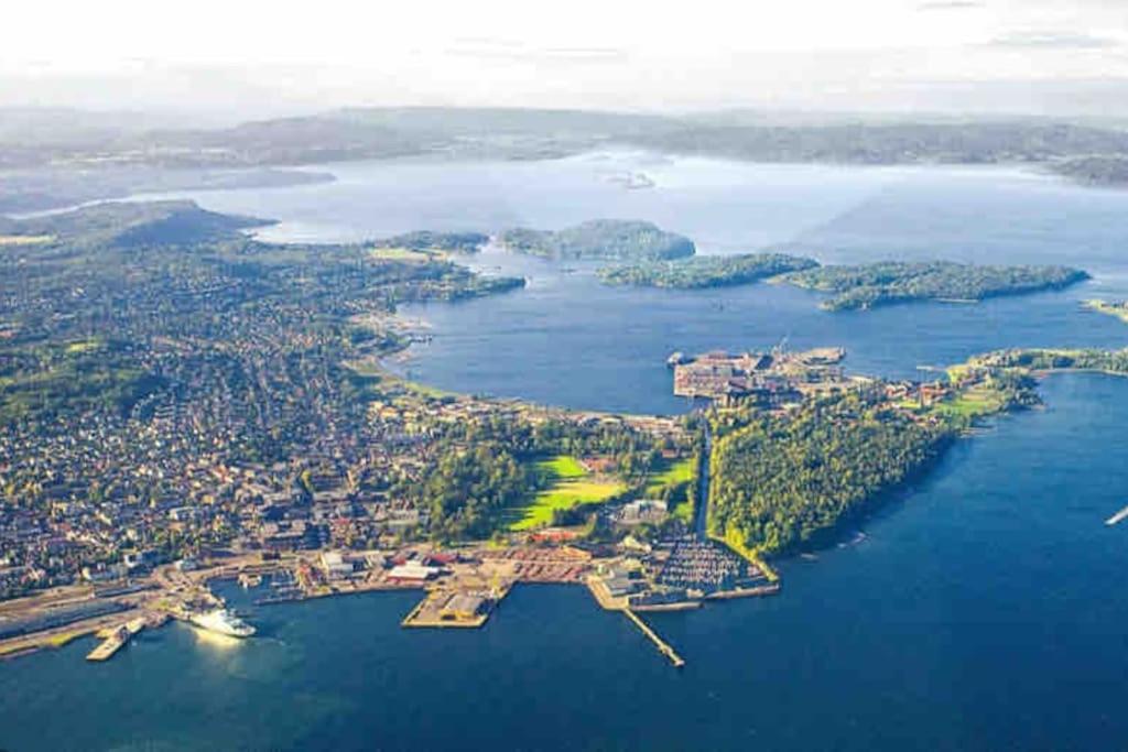 Familievennlig med hage og fjordutsikt