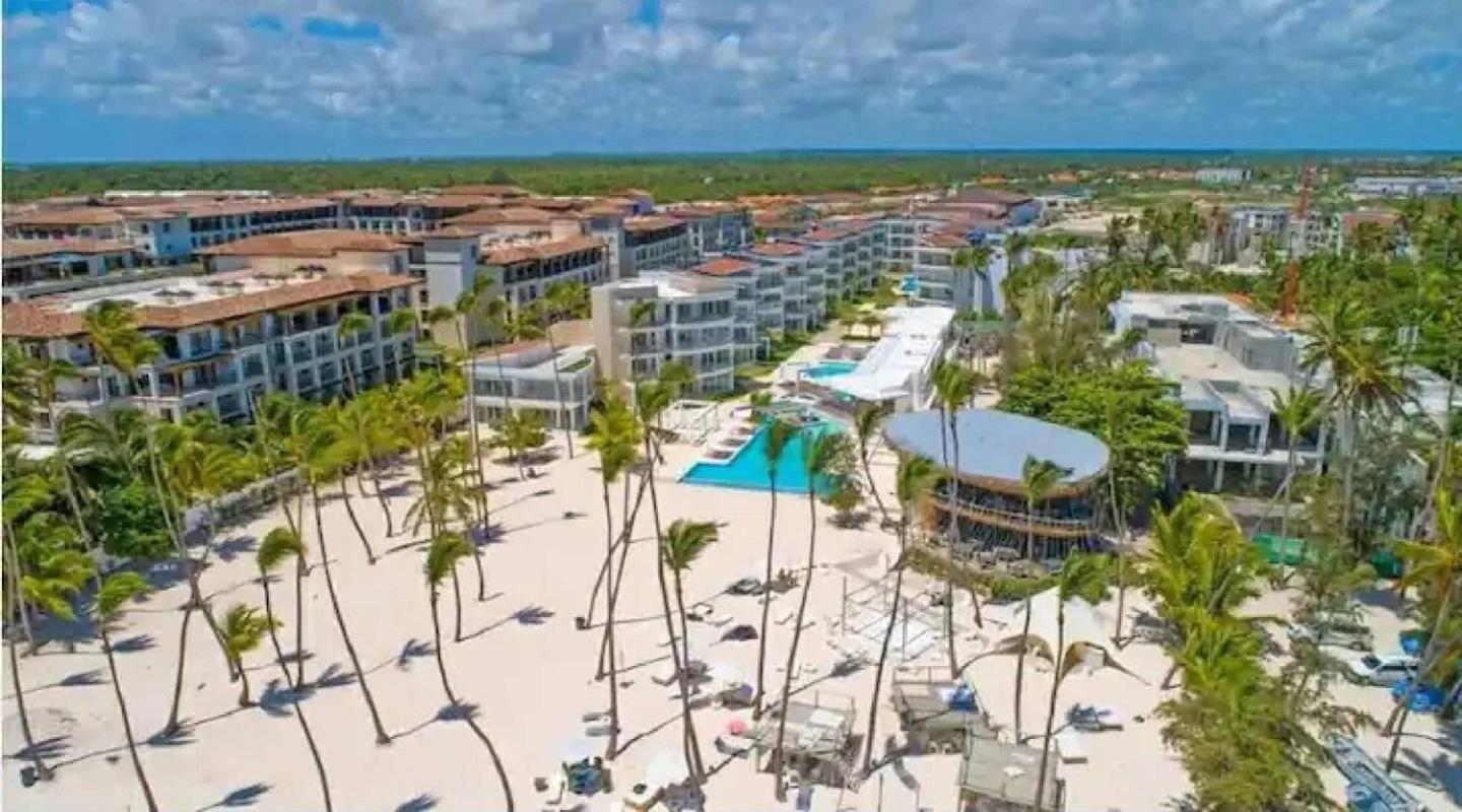Elegant Seaside Retreat | Playa Coral