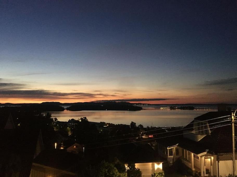 Familievennlig med hage og fjordutsikt