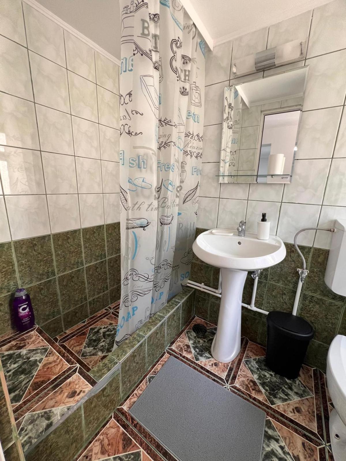 Serenity Apartments and Studios