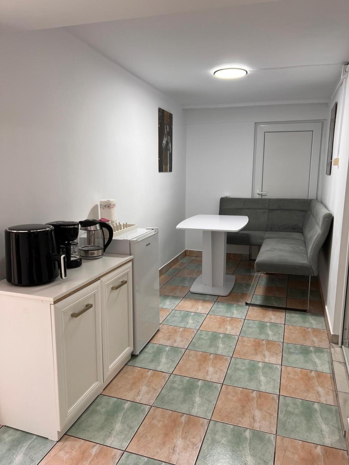 Serenity Apartments and Studios