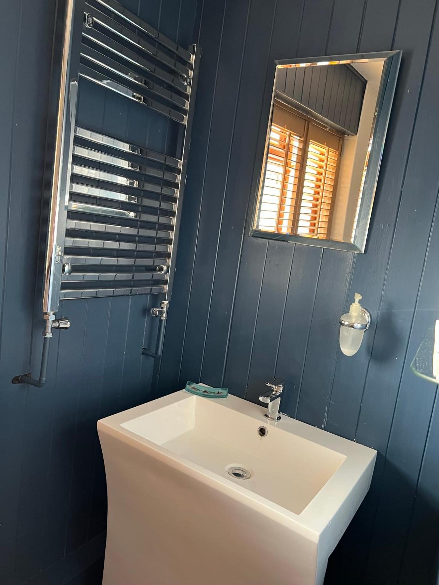 Crescent Cottage, sleeps 8, pet friendly view 5