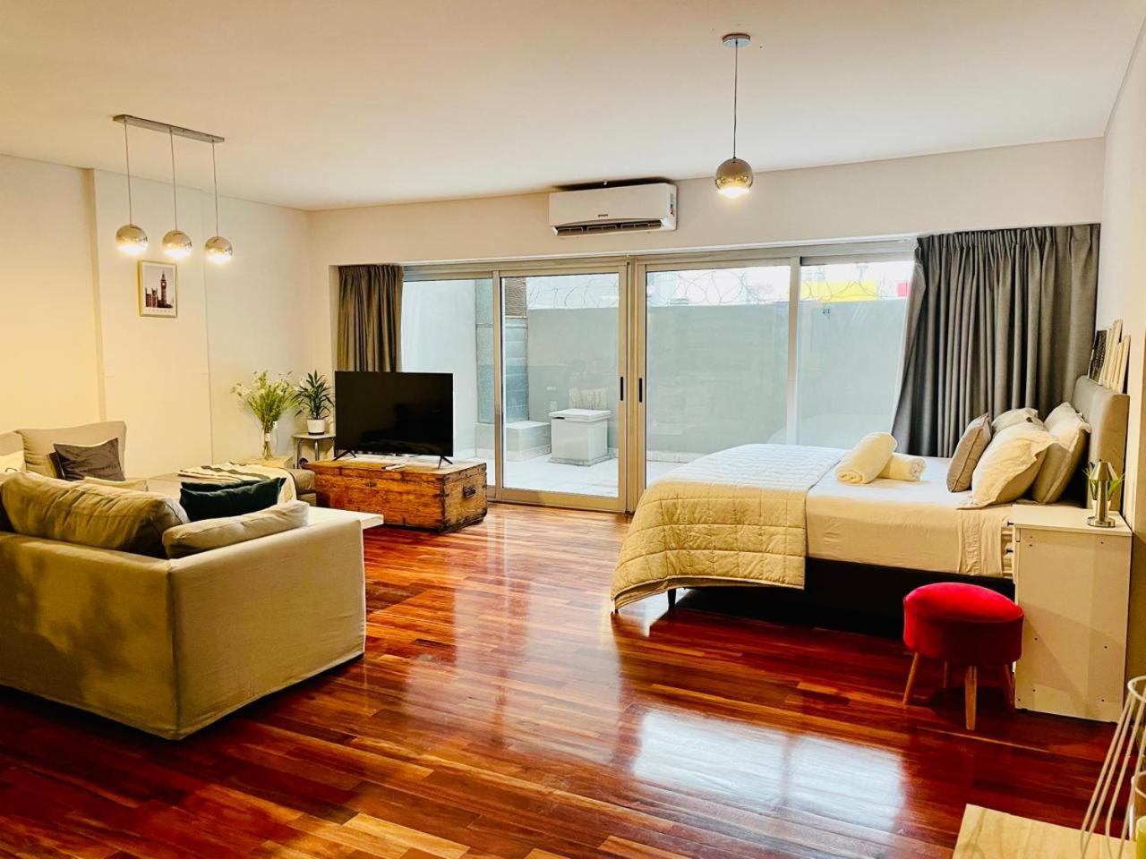 Cozy Studio with Pool + Spa
