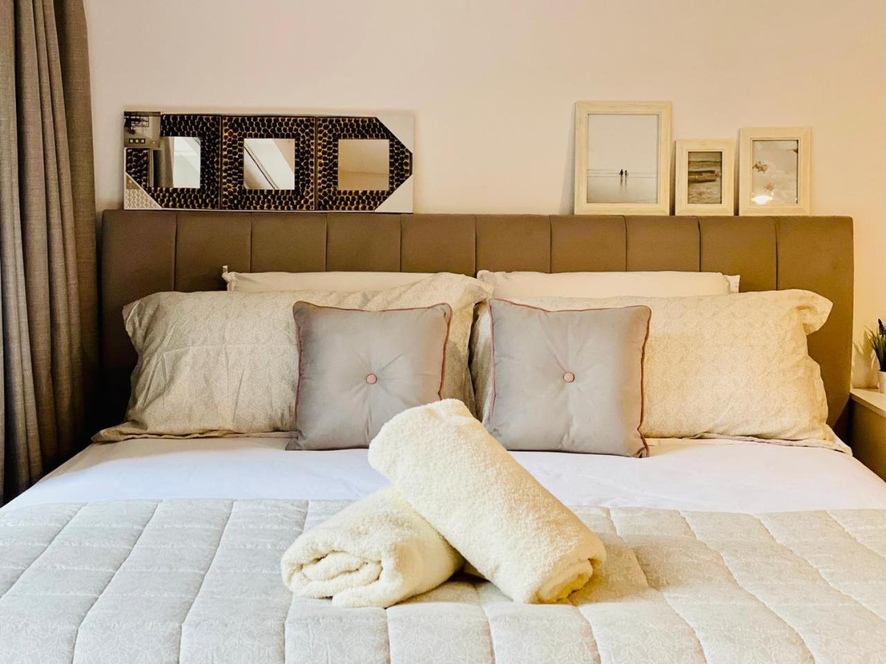 Cozy Studio with Pool + Spa