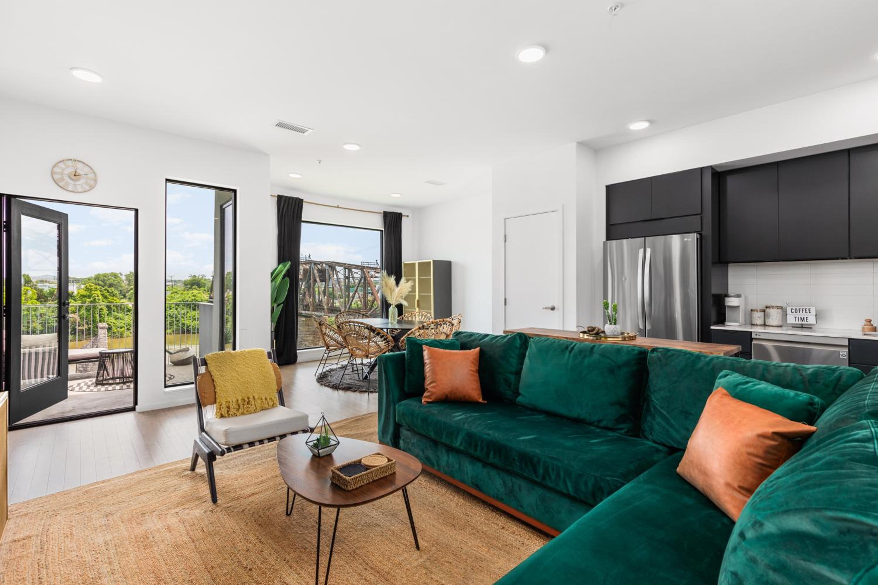 River View High-End Condo with Private Patio and FREE Parking view 3