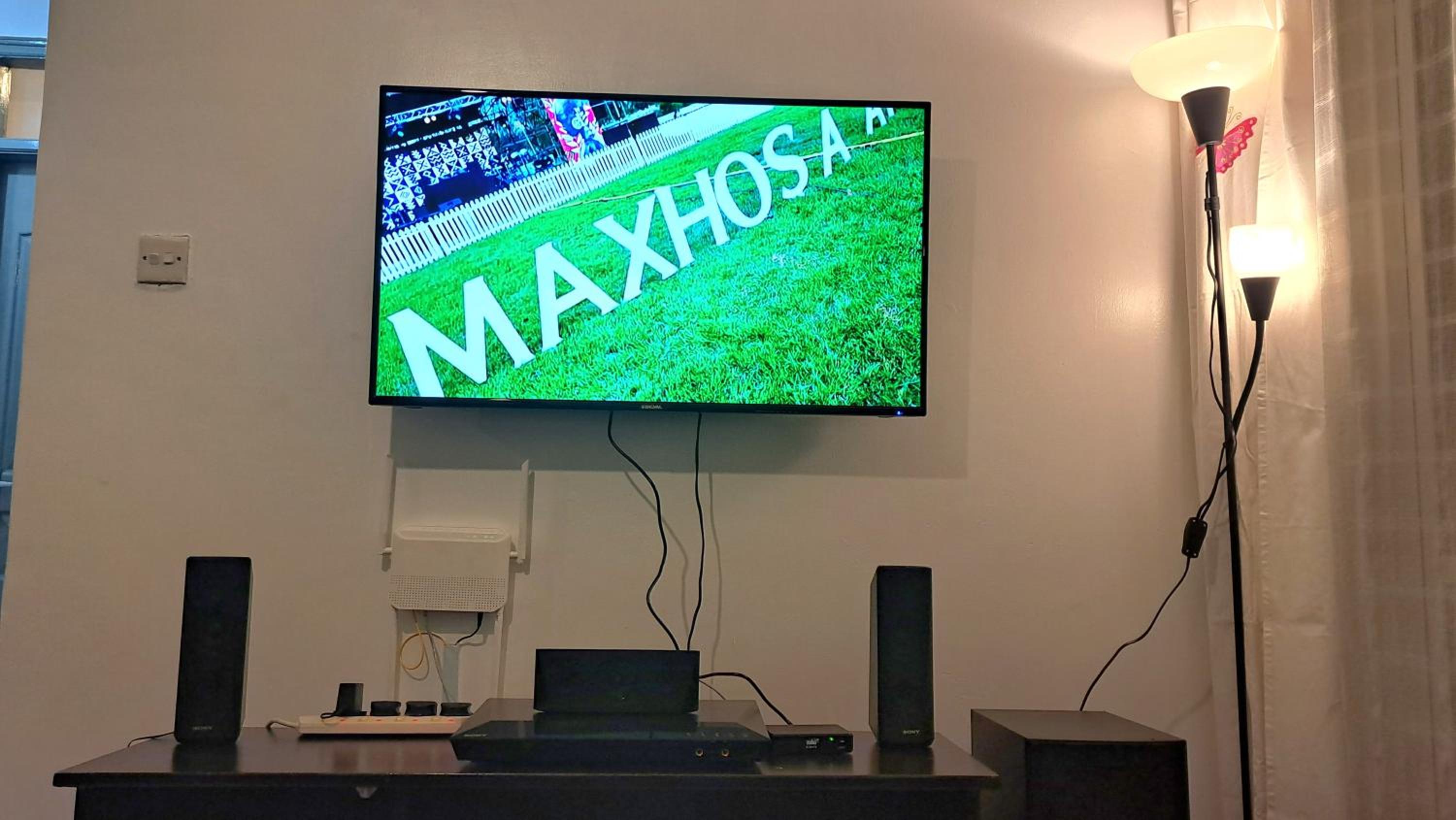 Racecourse Gardens Apartments 1 Bedroom Bliss With Pool Gym and Washer
