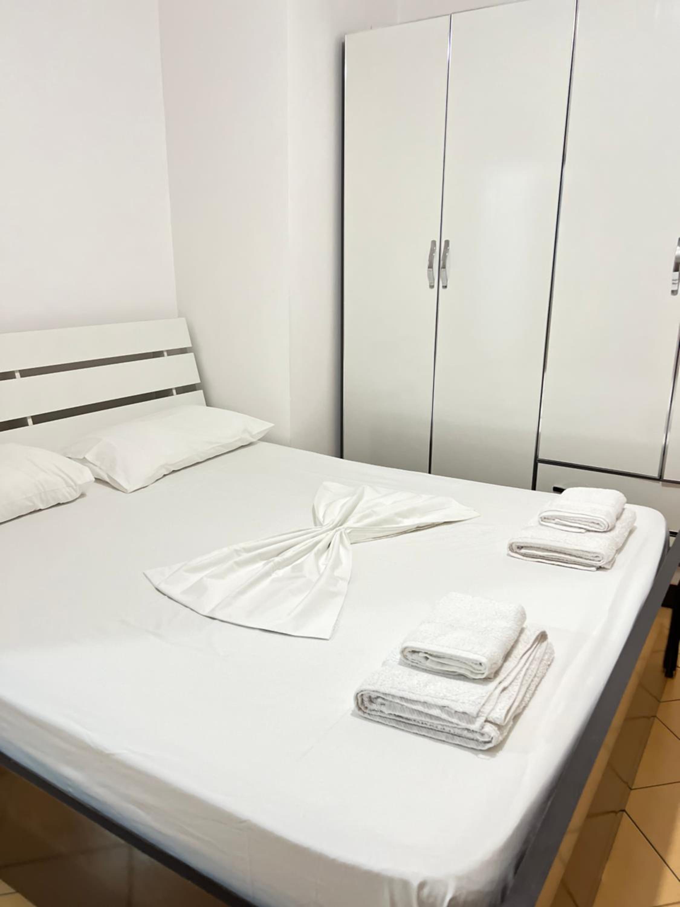 Leonard apartment