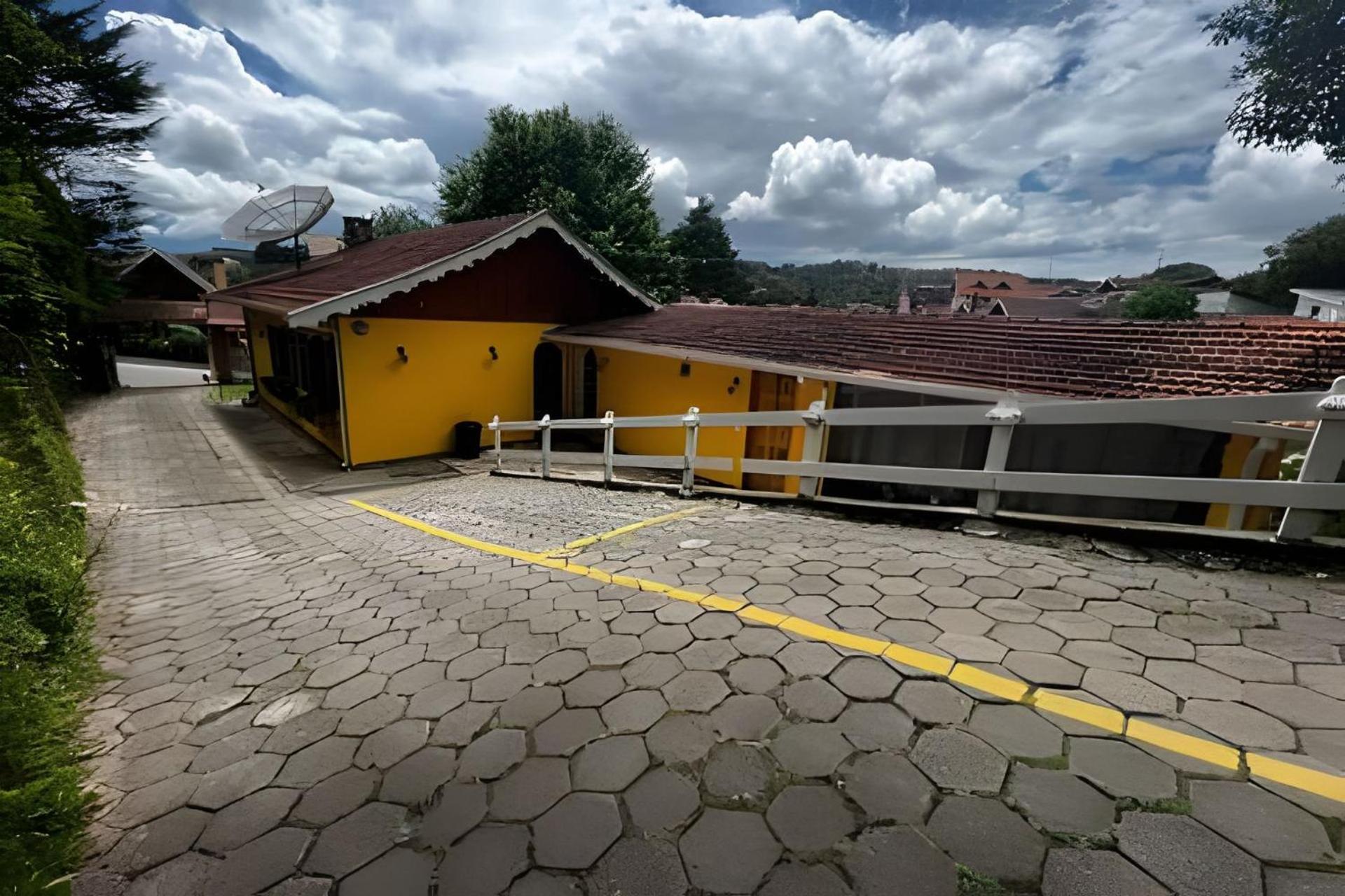 Pousada Casinha Amarela - Campos do Jordão