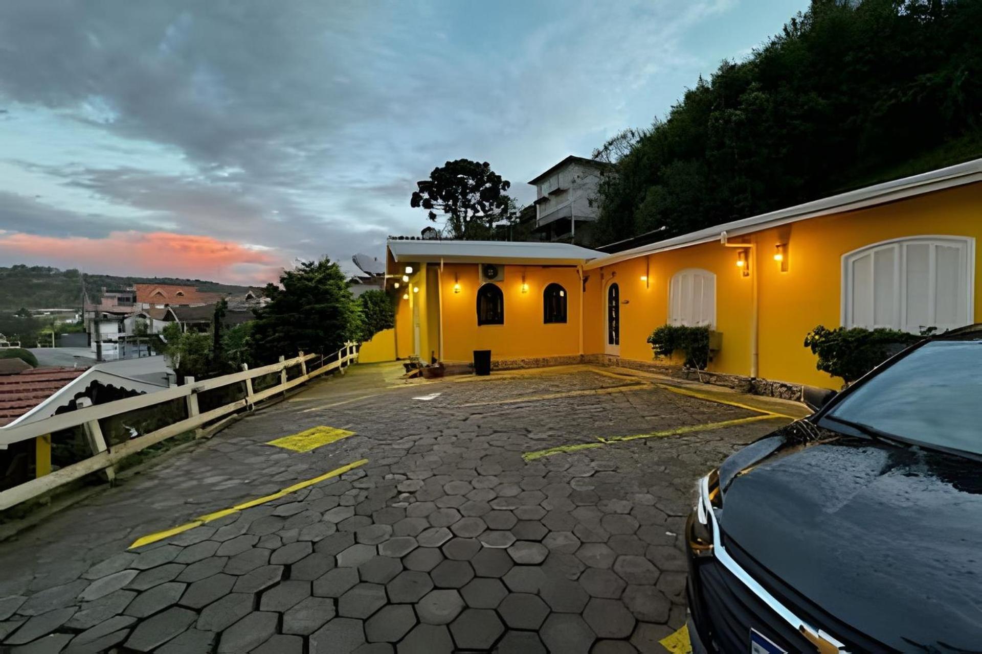 Pousada Casinha Amarela - Campos do Jordão