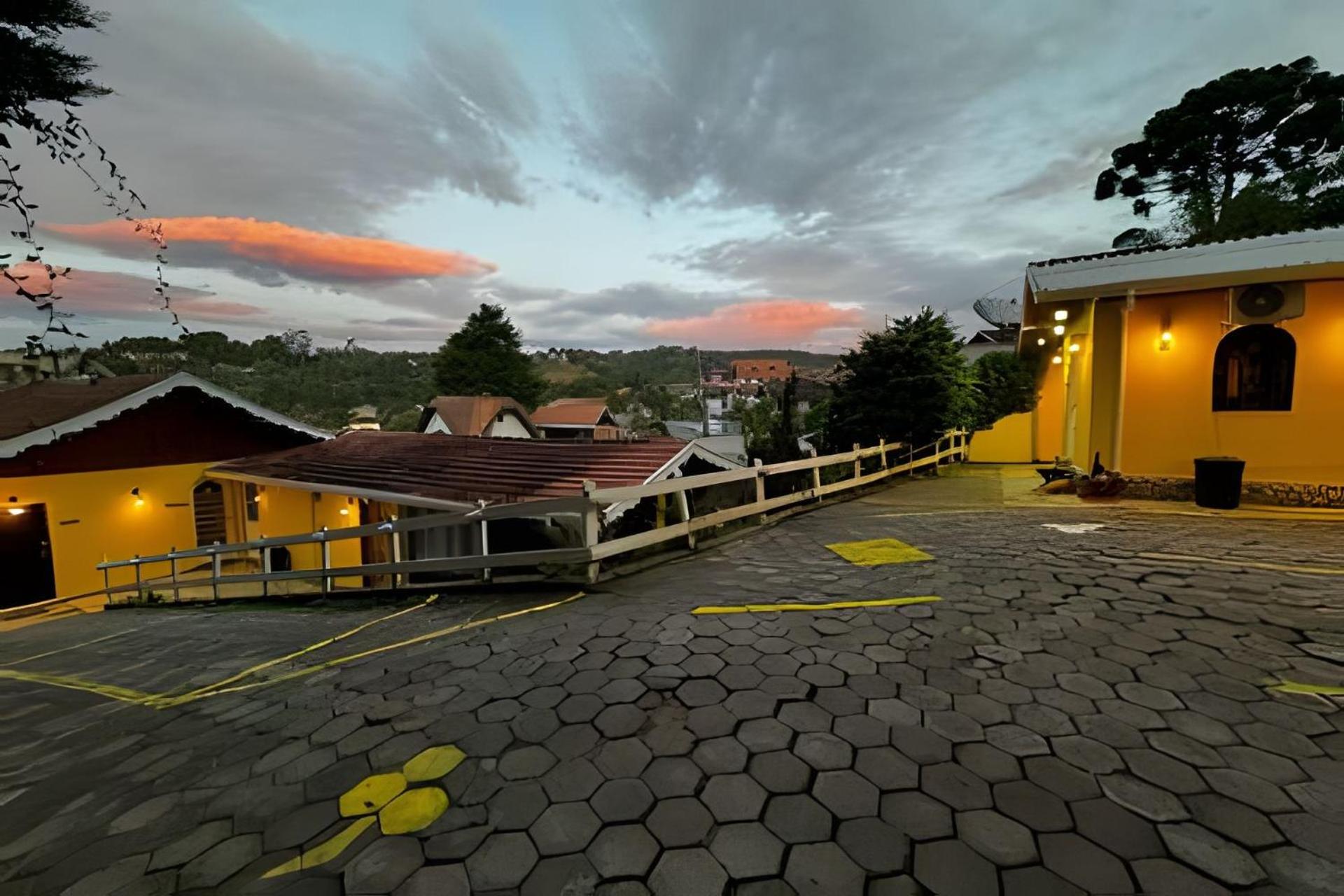 Pousada Casinha Amarela - Campos do Jordão