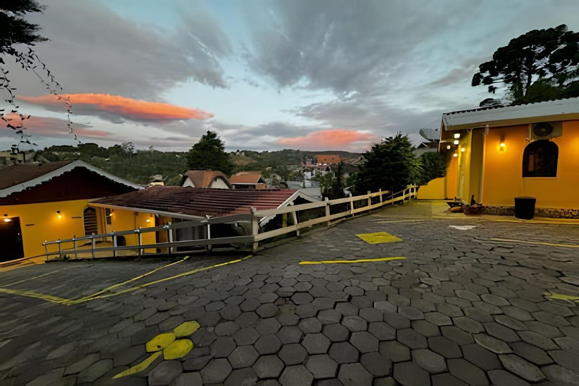 Pousada Casinha Amarela - Campos do Jordão